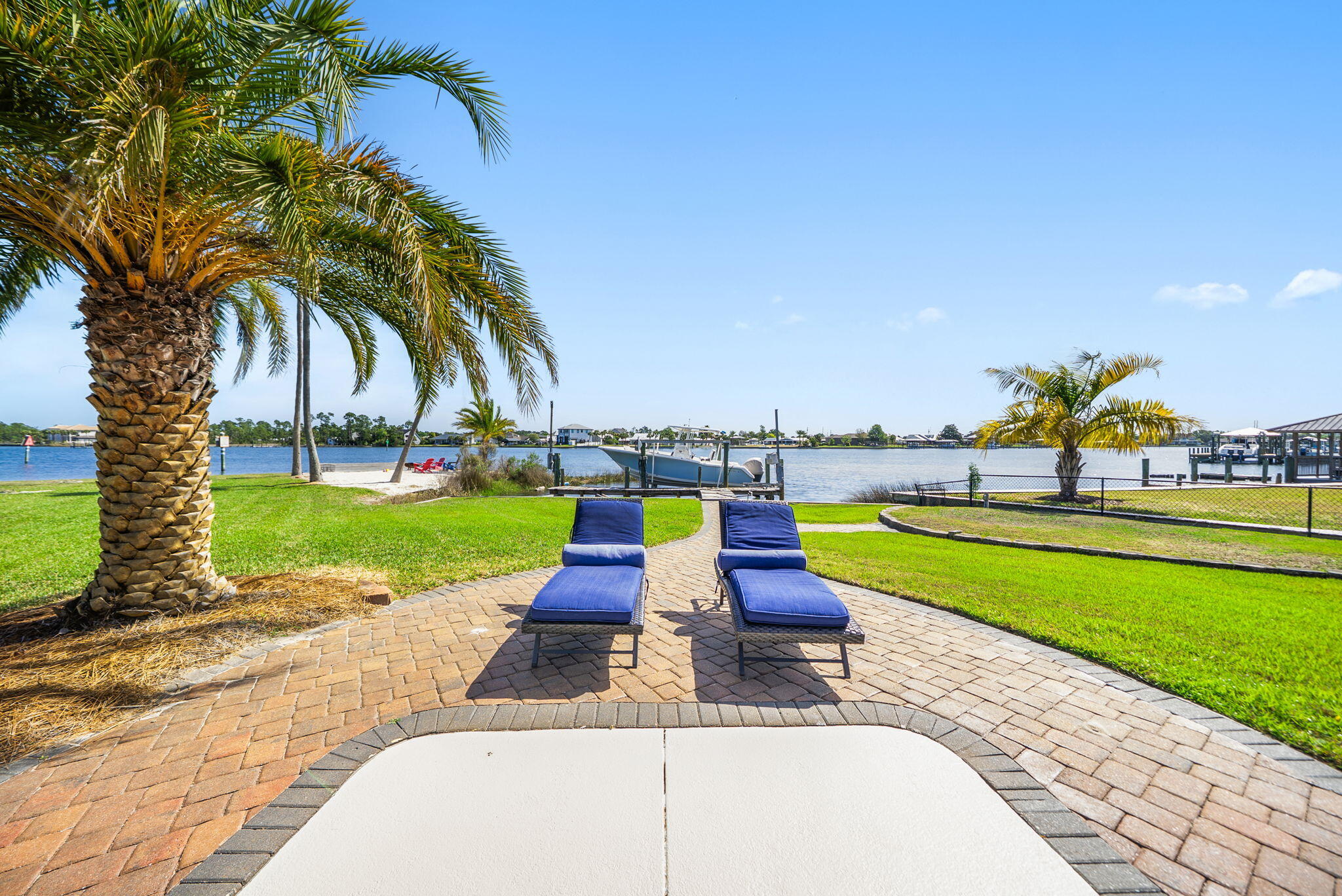 BAYWOOD SHORE ESTATES - Residential