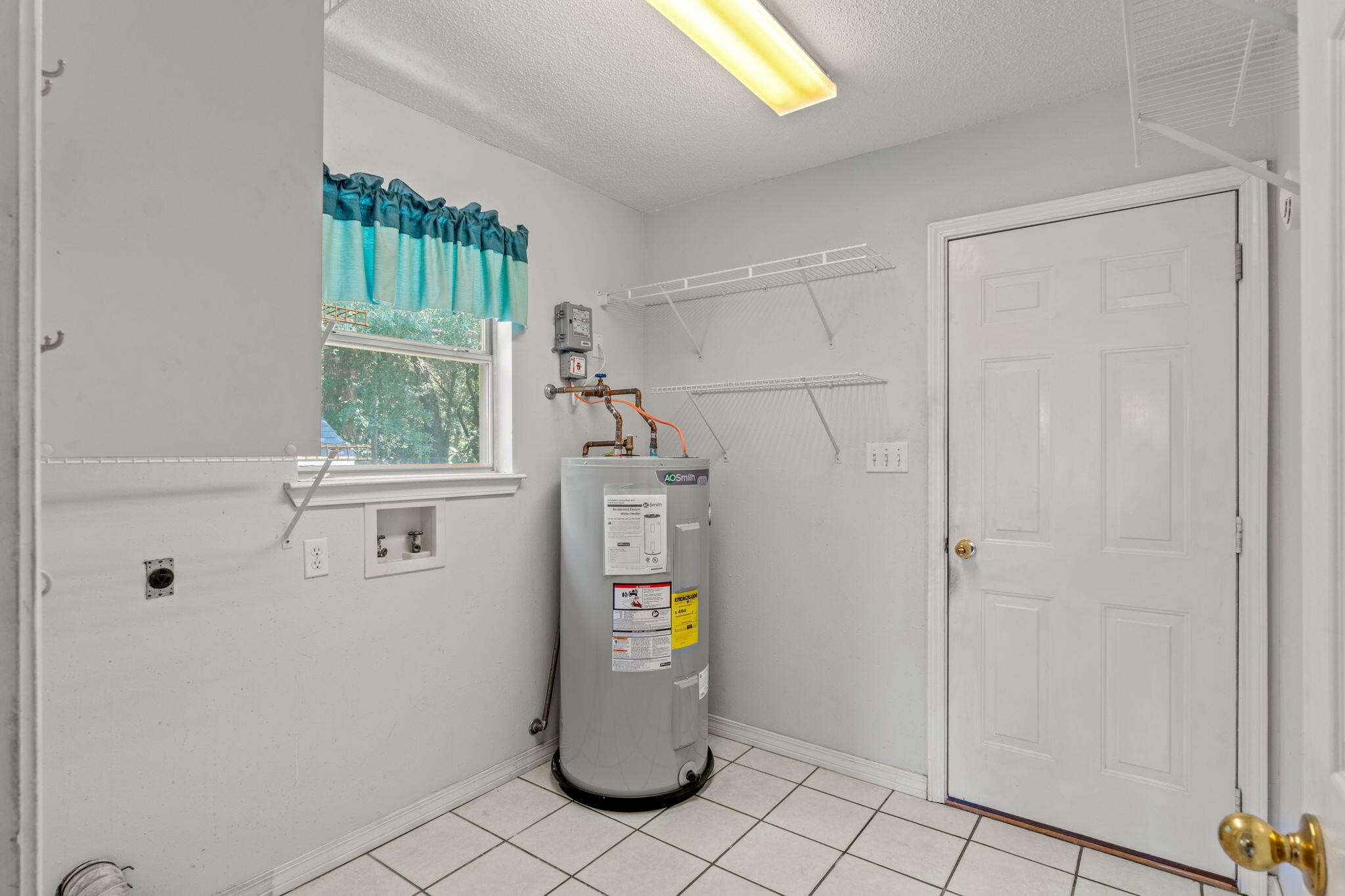 LAKE HOLLEY ESTATES - Residential