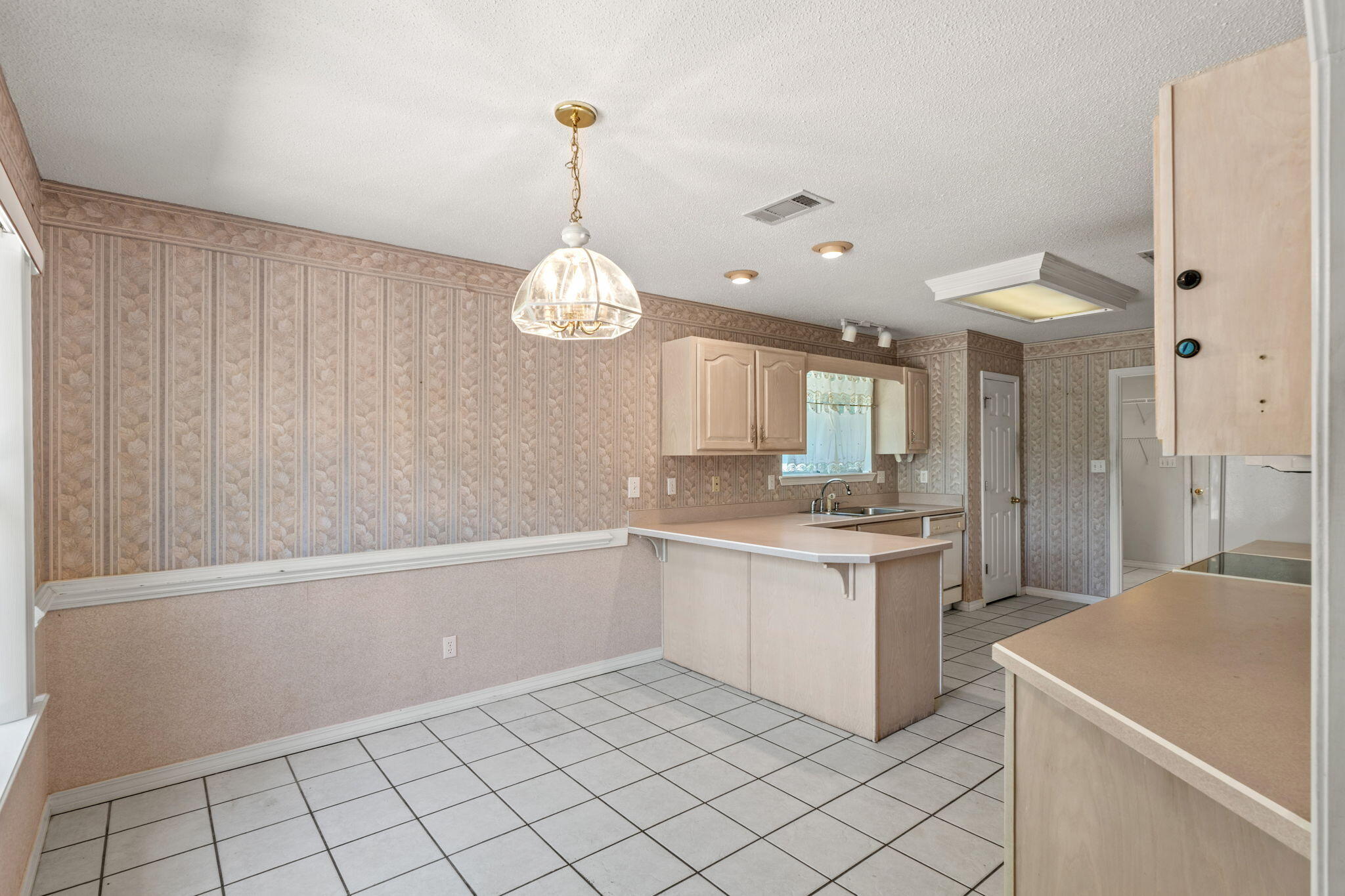 LAKE HOLLEY ESTATES - Residential