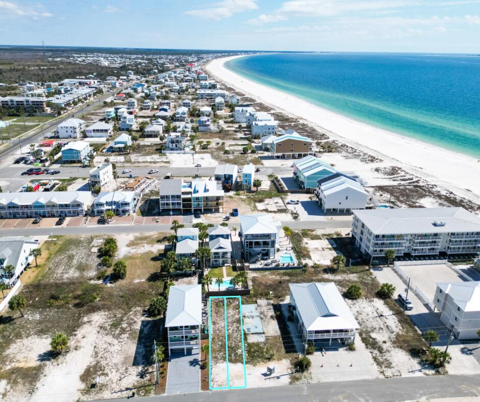 NO RECORDED SUBDIVISION - Land