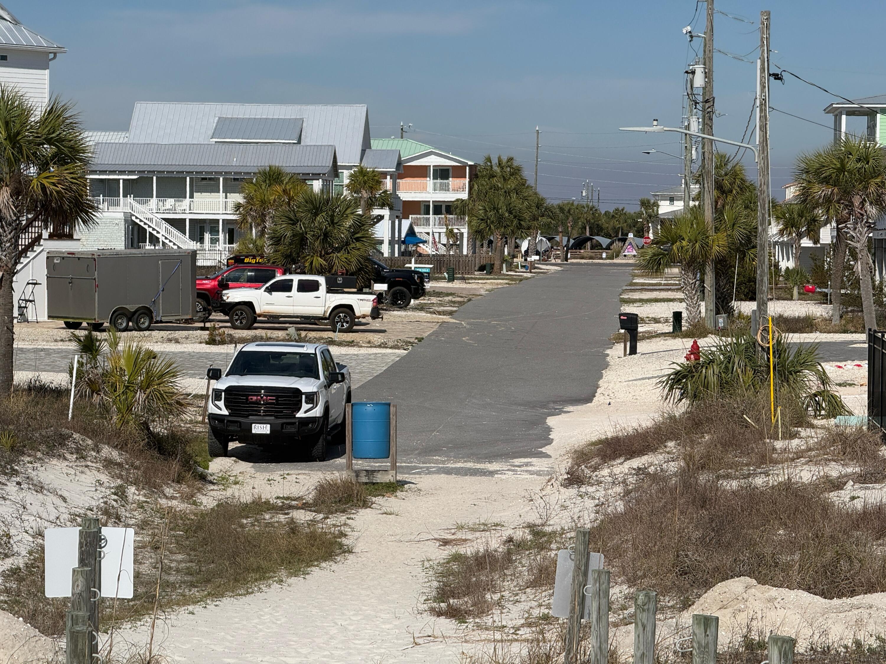 NO RECORDED SUBDIVISION - Land