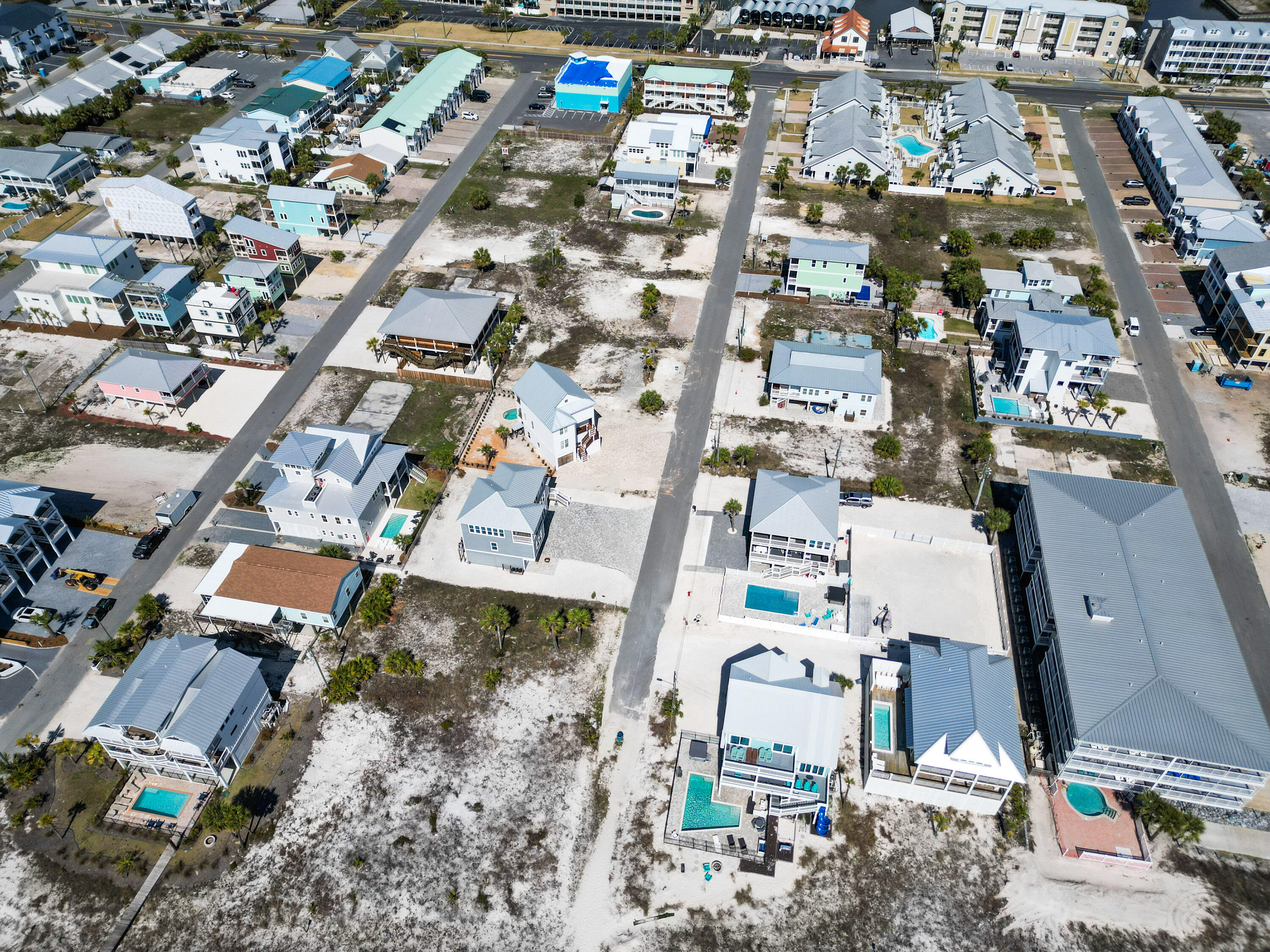 NO RECORDED SUBDIVISION - Land