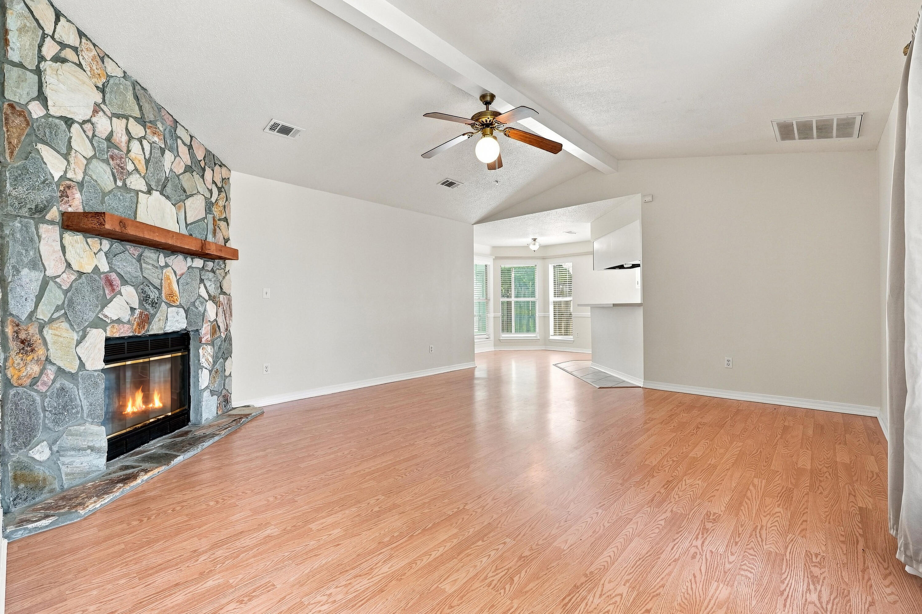 148 Meadowbrook Court