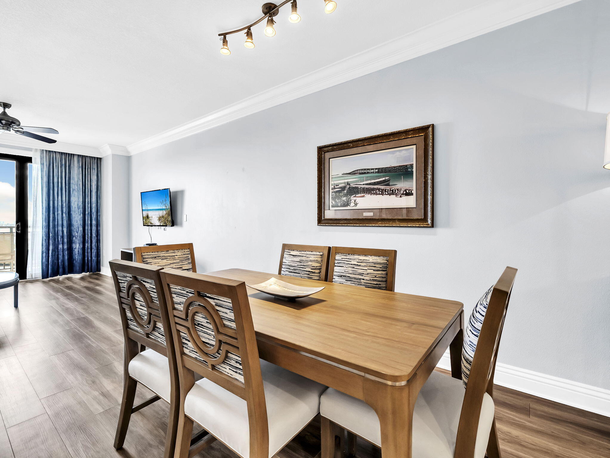 EMERALD GRANDE - Residential