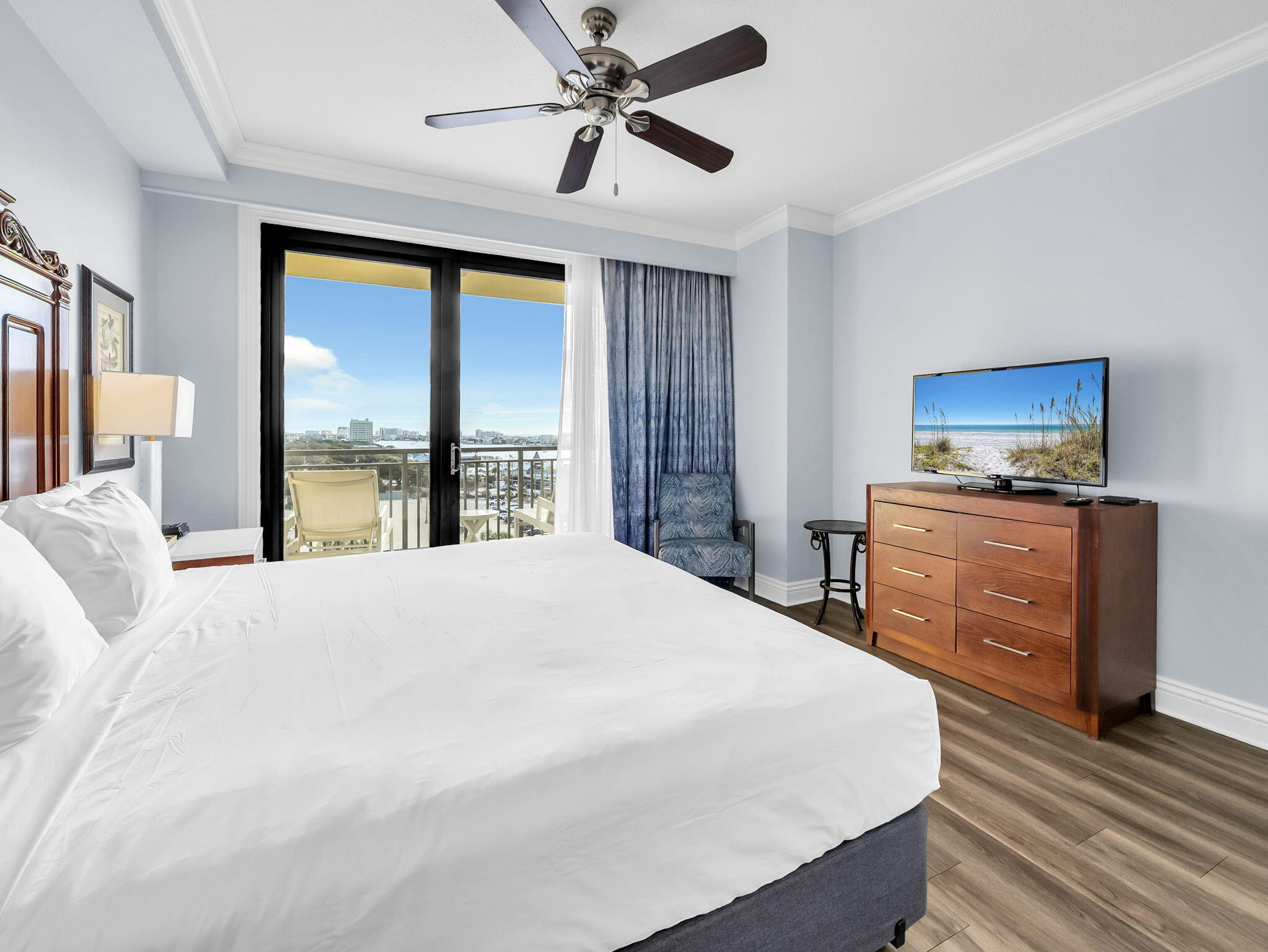 EMERALD GRANDE - Residential