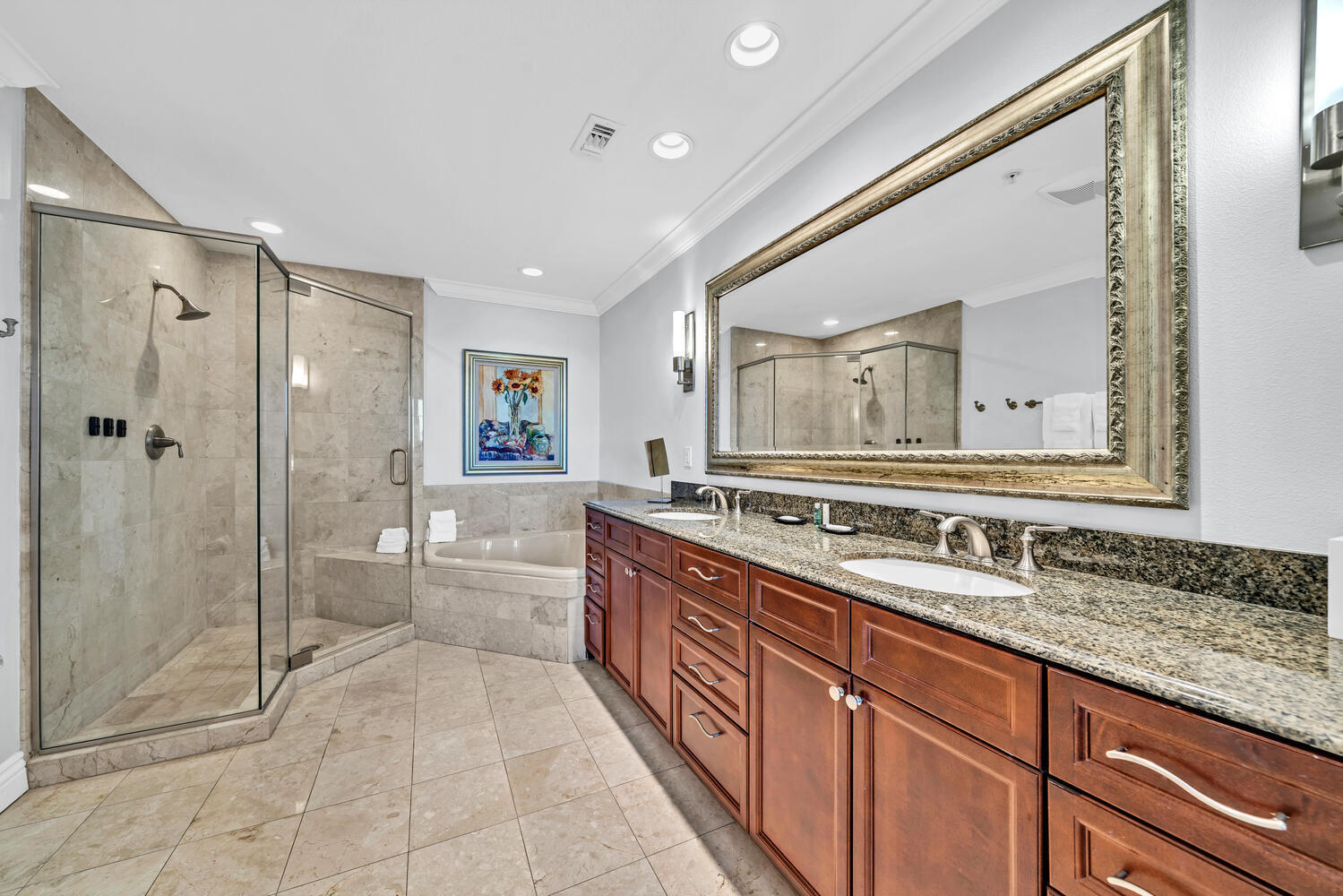 EMERALD GRANDE - Residential