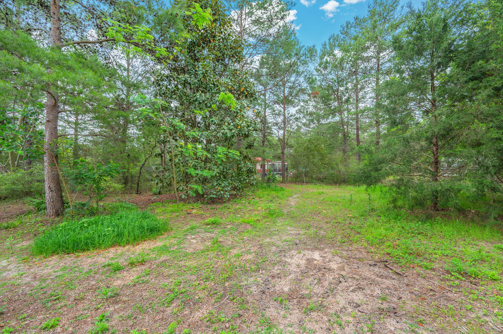 COUNTRY CLUB MANOR - Land