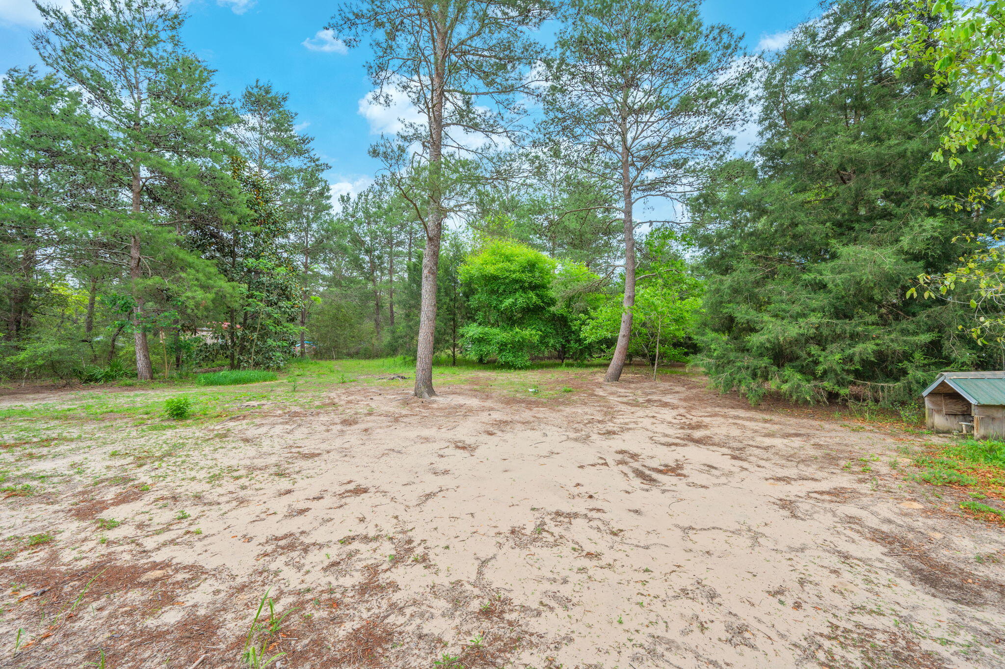 COUNTRY CLUB MANOR - Land