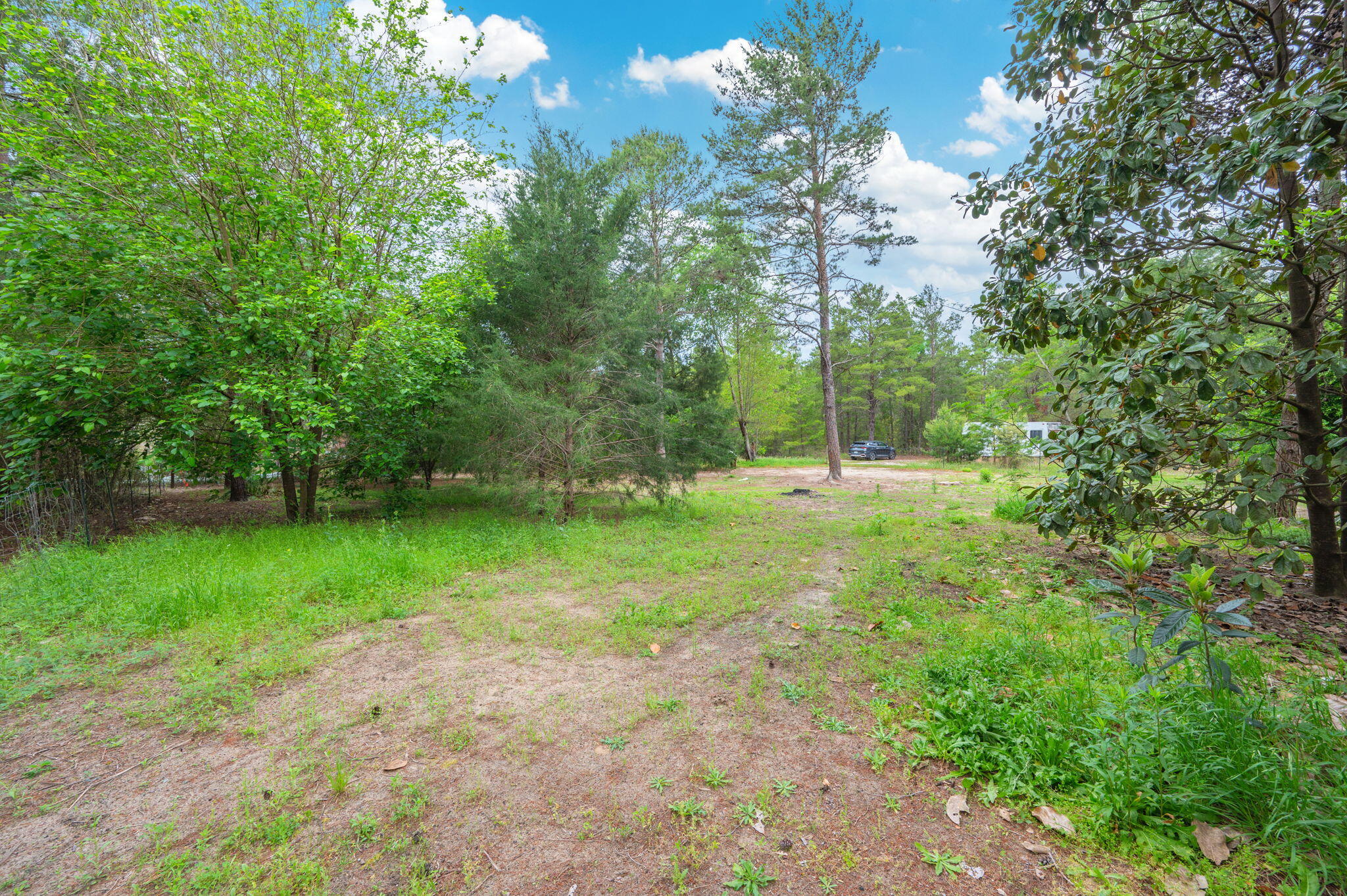 COUNTRY CLUB MANOR - Land