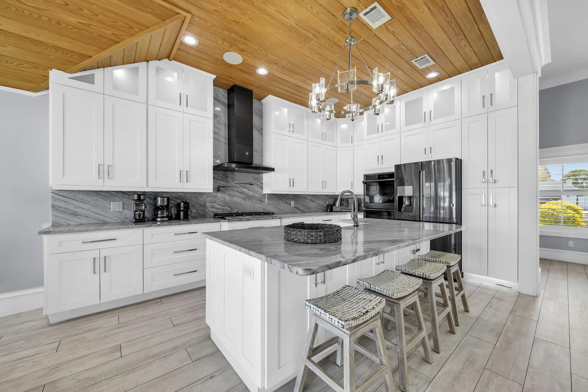 AVALON BEACH ESTATES - Residential