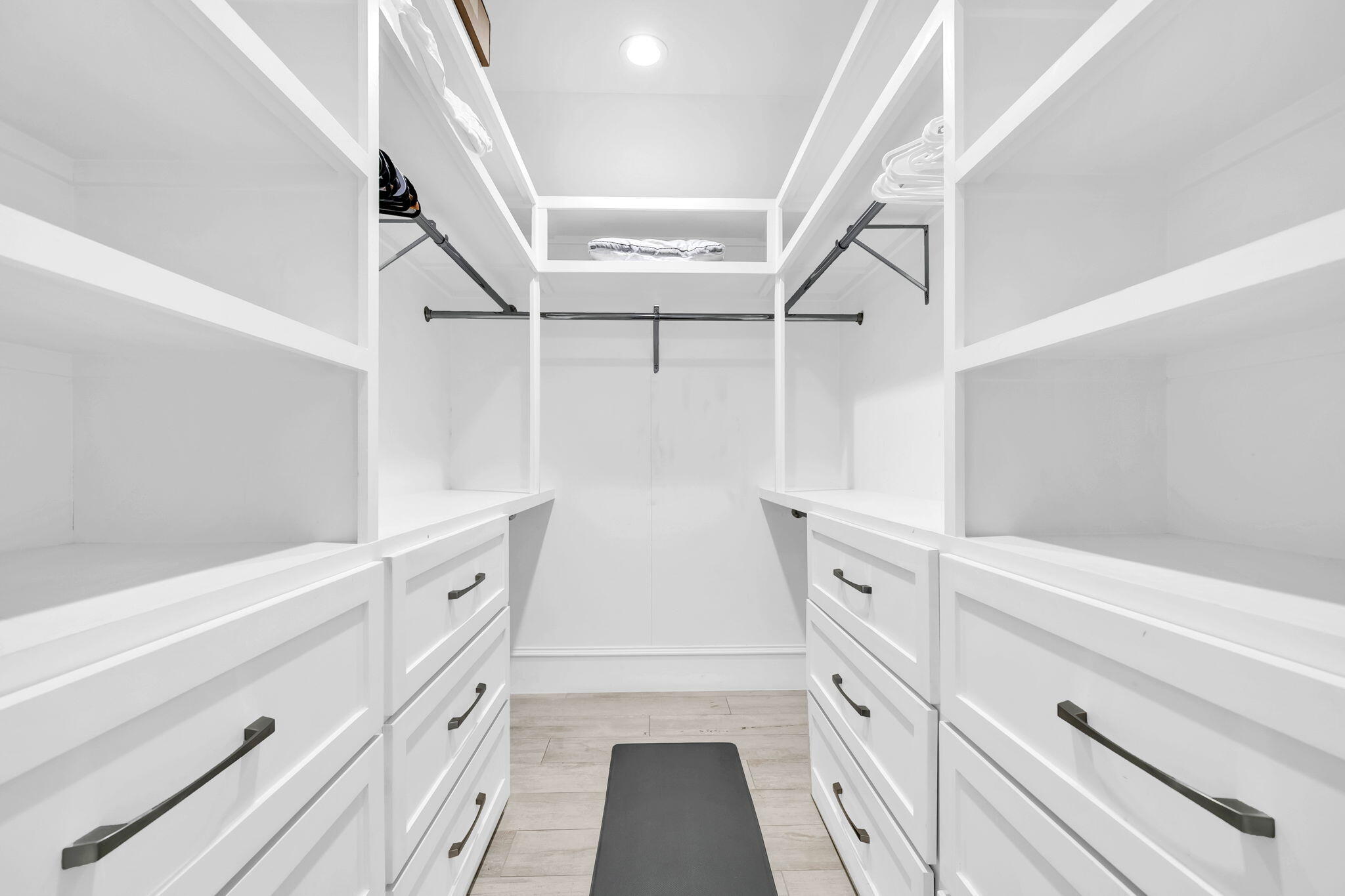 AVALON BEACH ESTATES - Residential