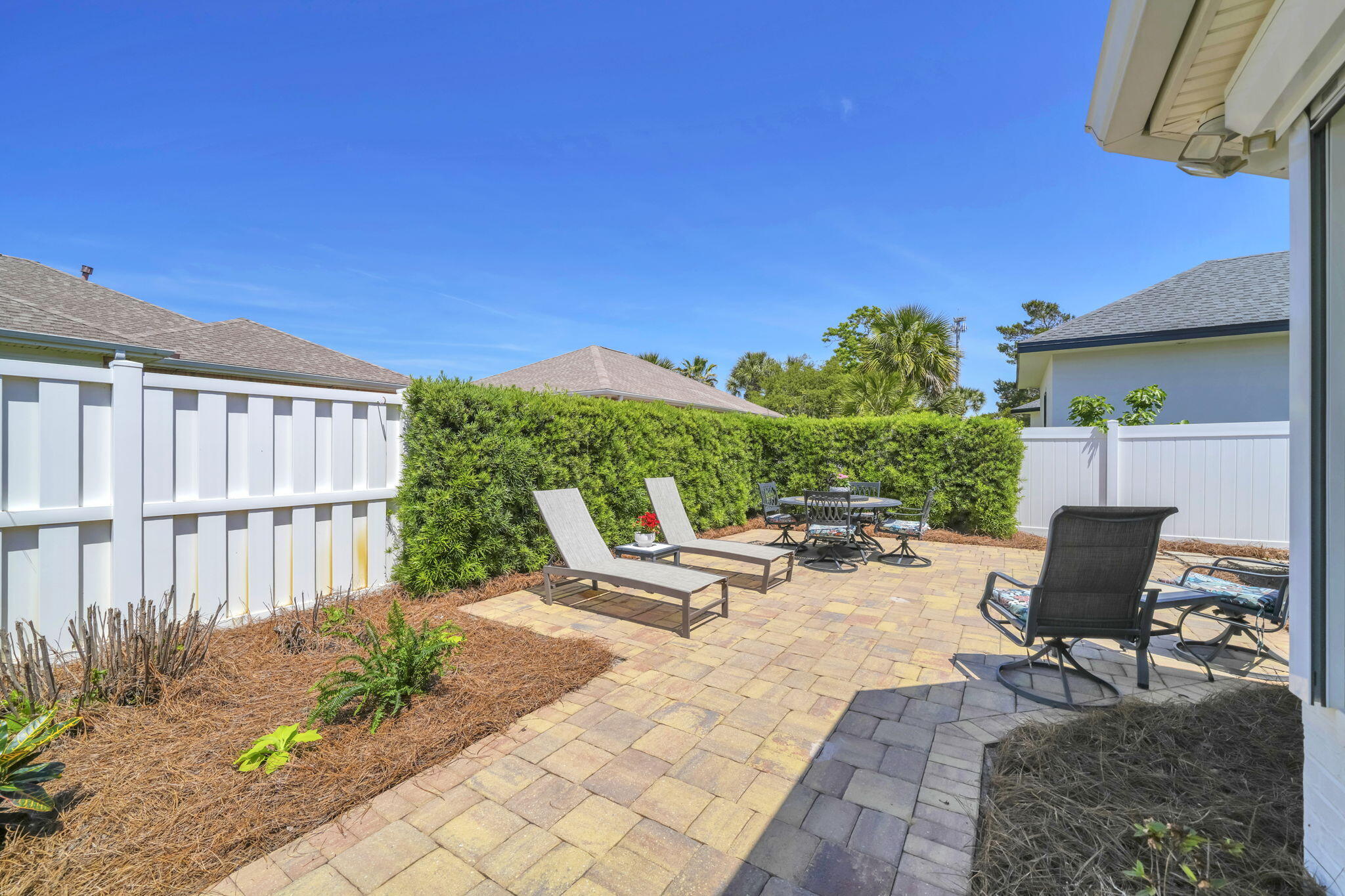 AVALON BEACH ESTATES - Residential