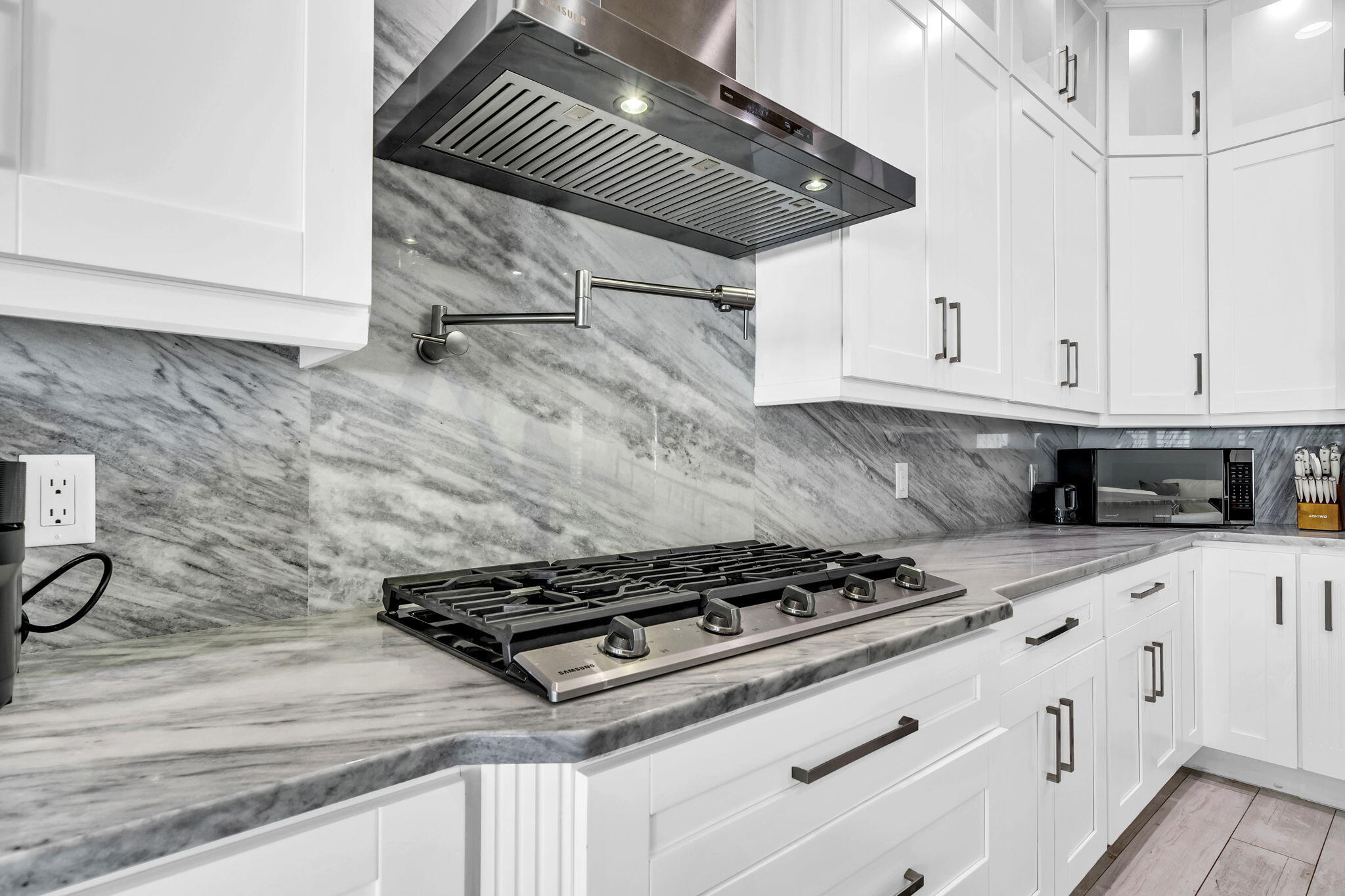 AVALON BEACH ESTATES - Residential