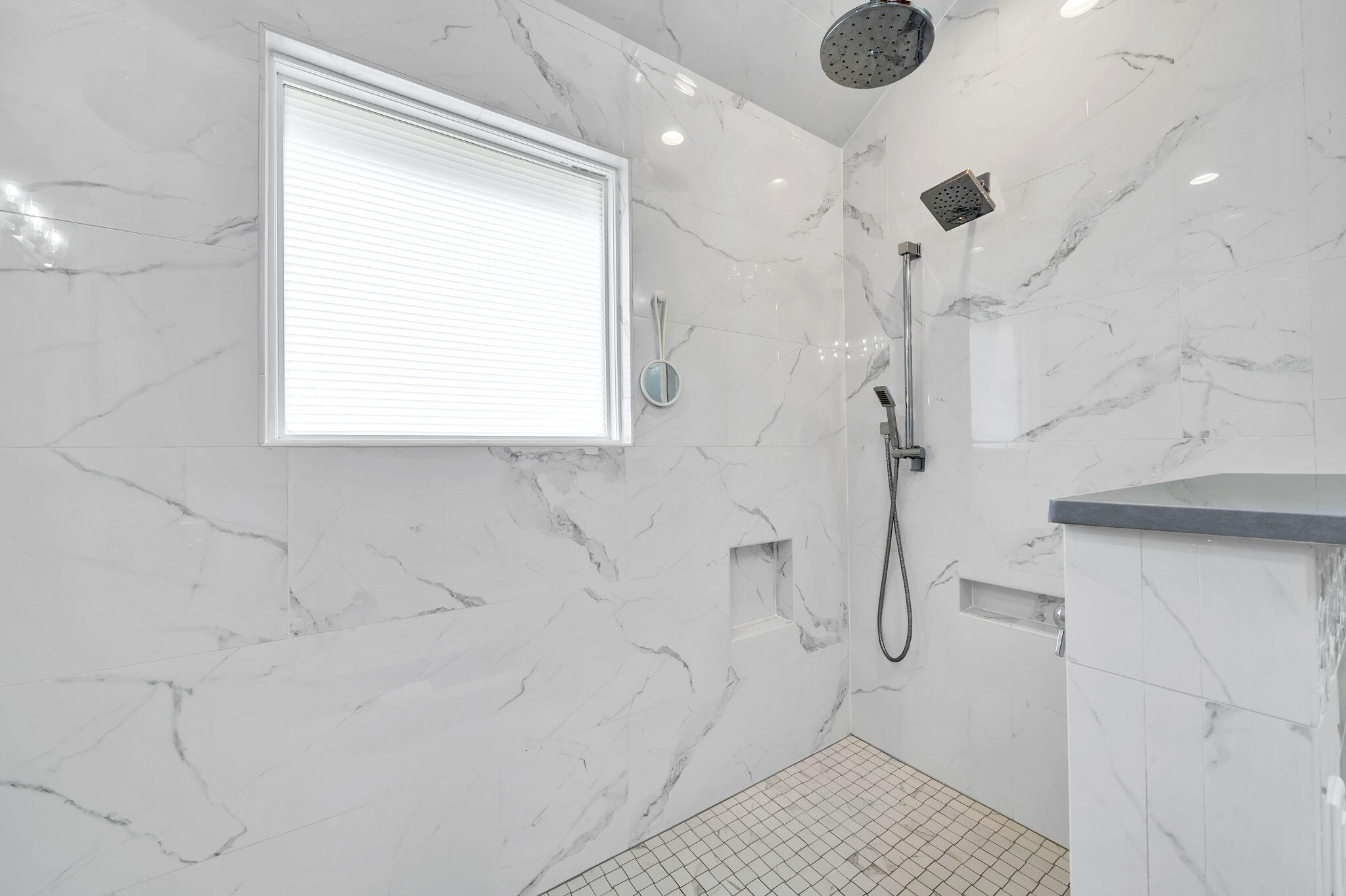 AVALON BEACH ESTATES - Residential