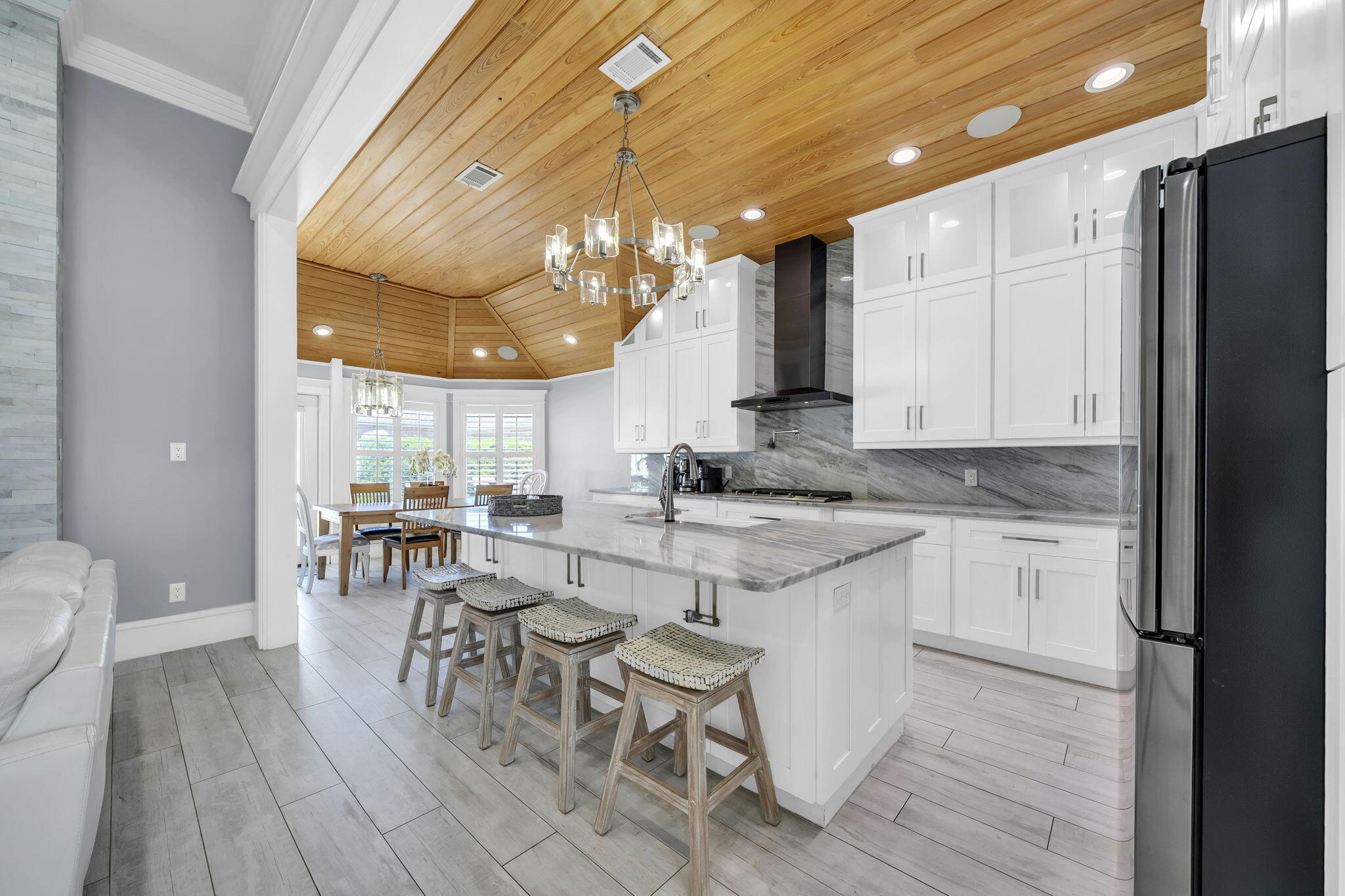 AVALON BEACH ESTATES - Residential