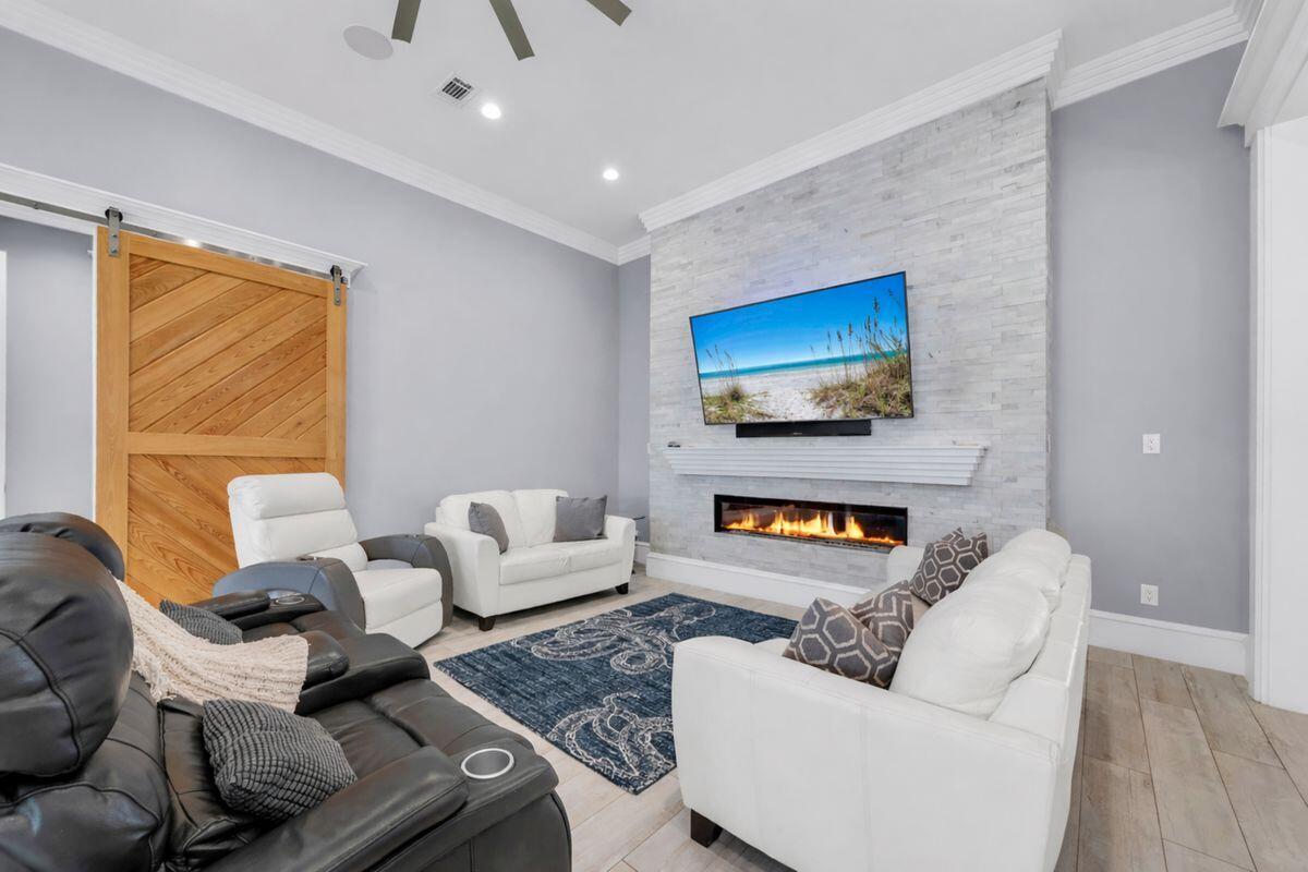 AVALON BEACH ESTATES - Residential