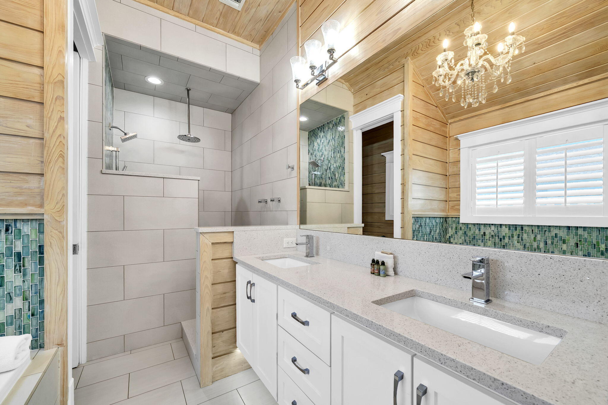 AVALON BEACH ESTATES - Residential