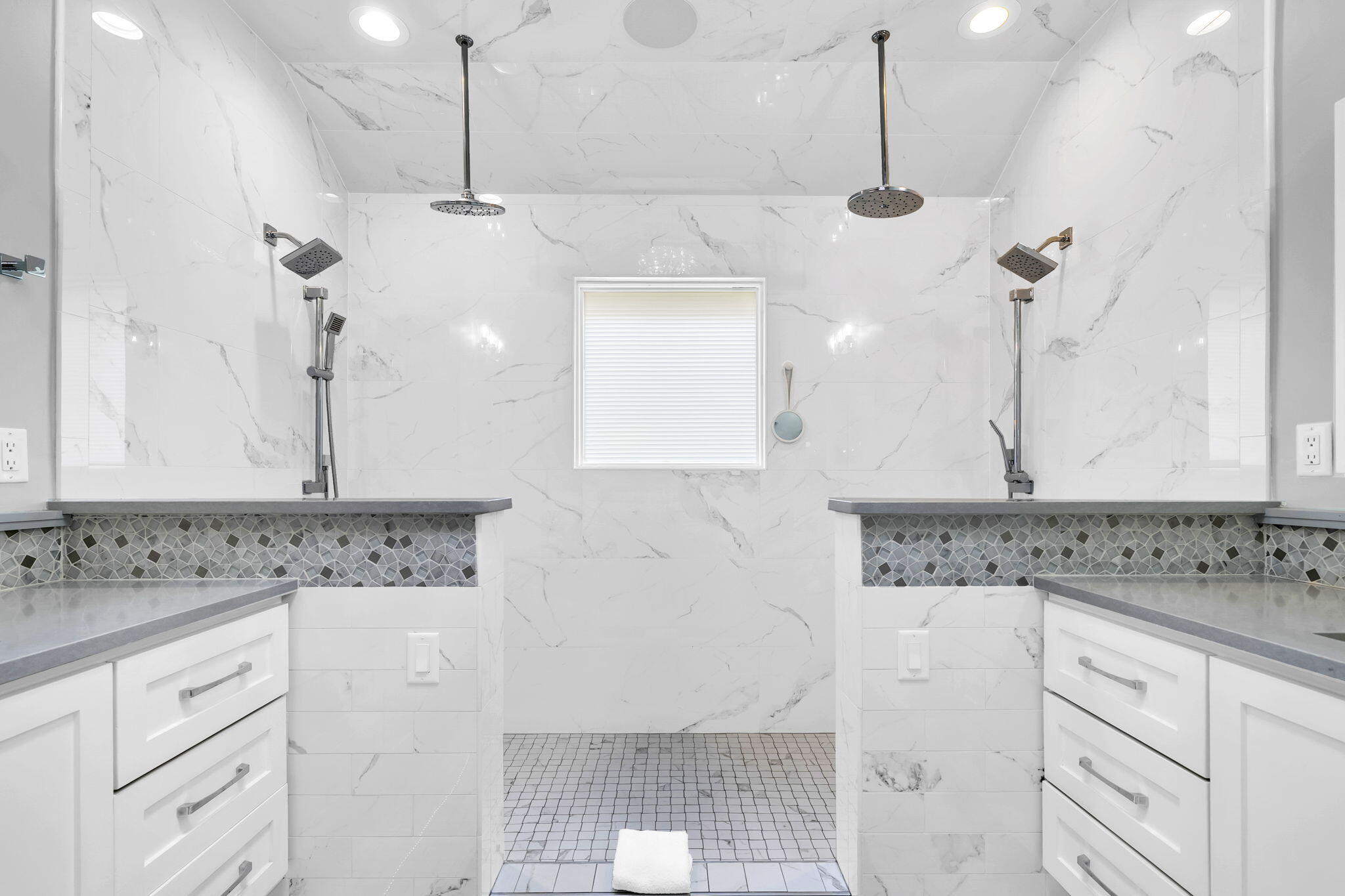 AVALON BEACH ESTATES - Residential