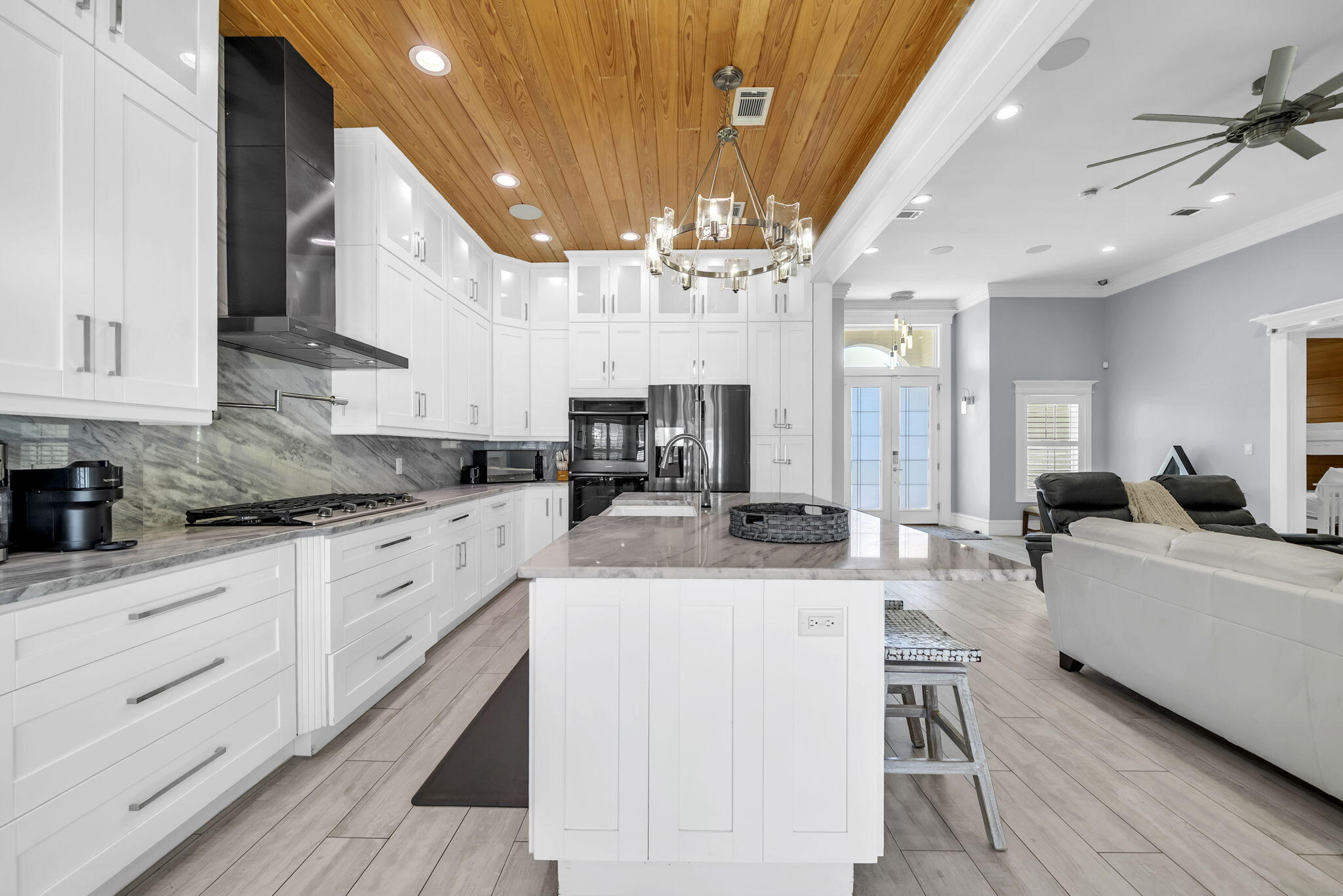 AVALON BEACH ESTATES - Residential