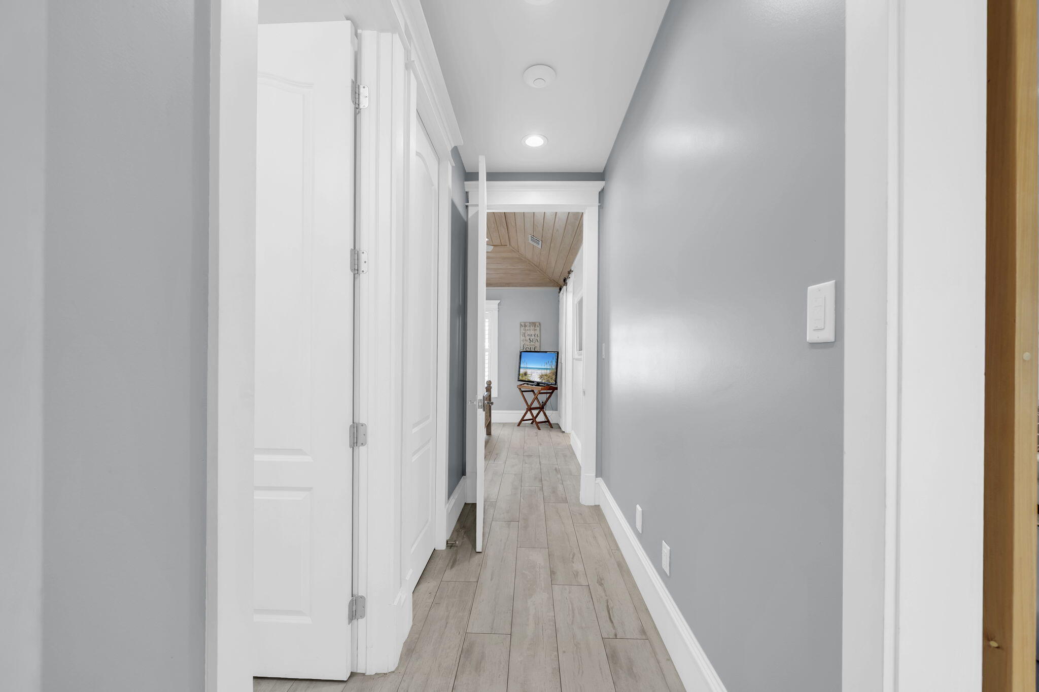 AVALON BEACH ESTATES - Residential