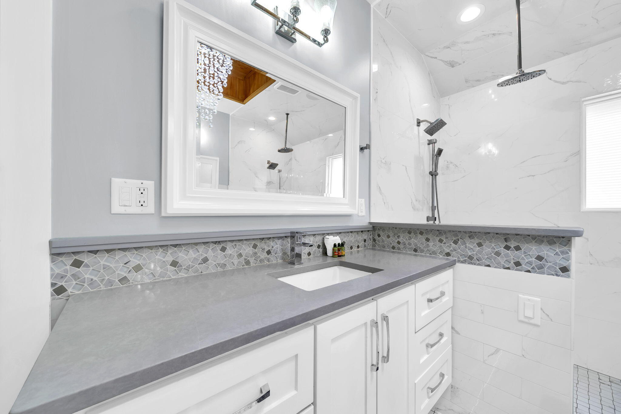 AVALON BEACH ESTATES - Residential