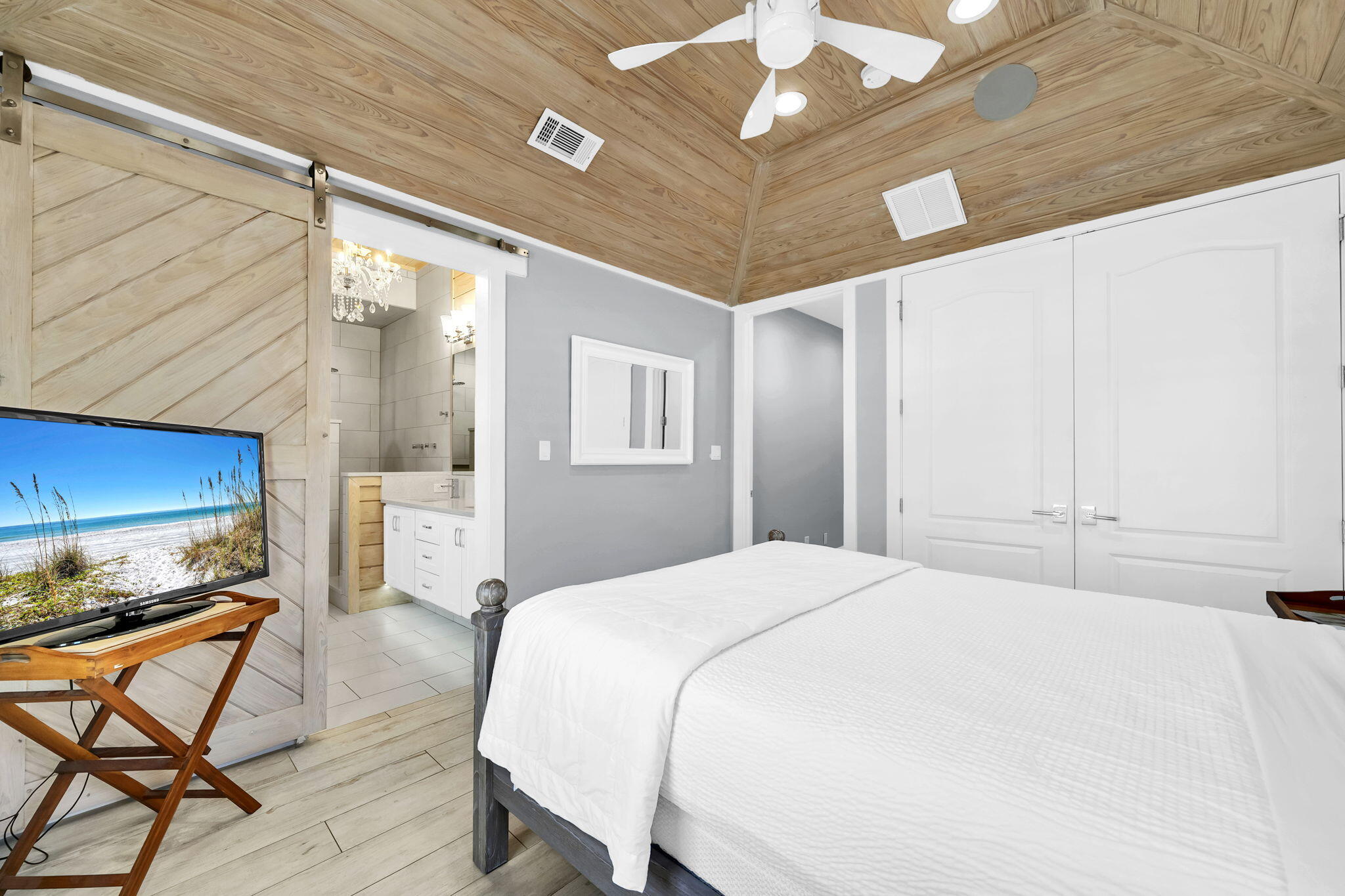 AVALON BEACH ESTATES - Residential