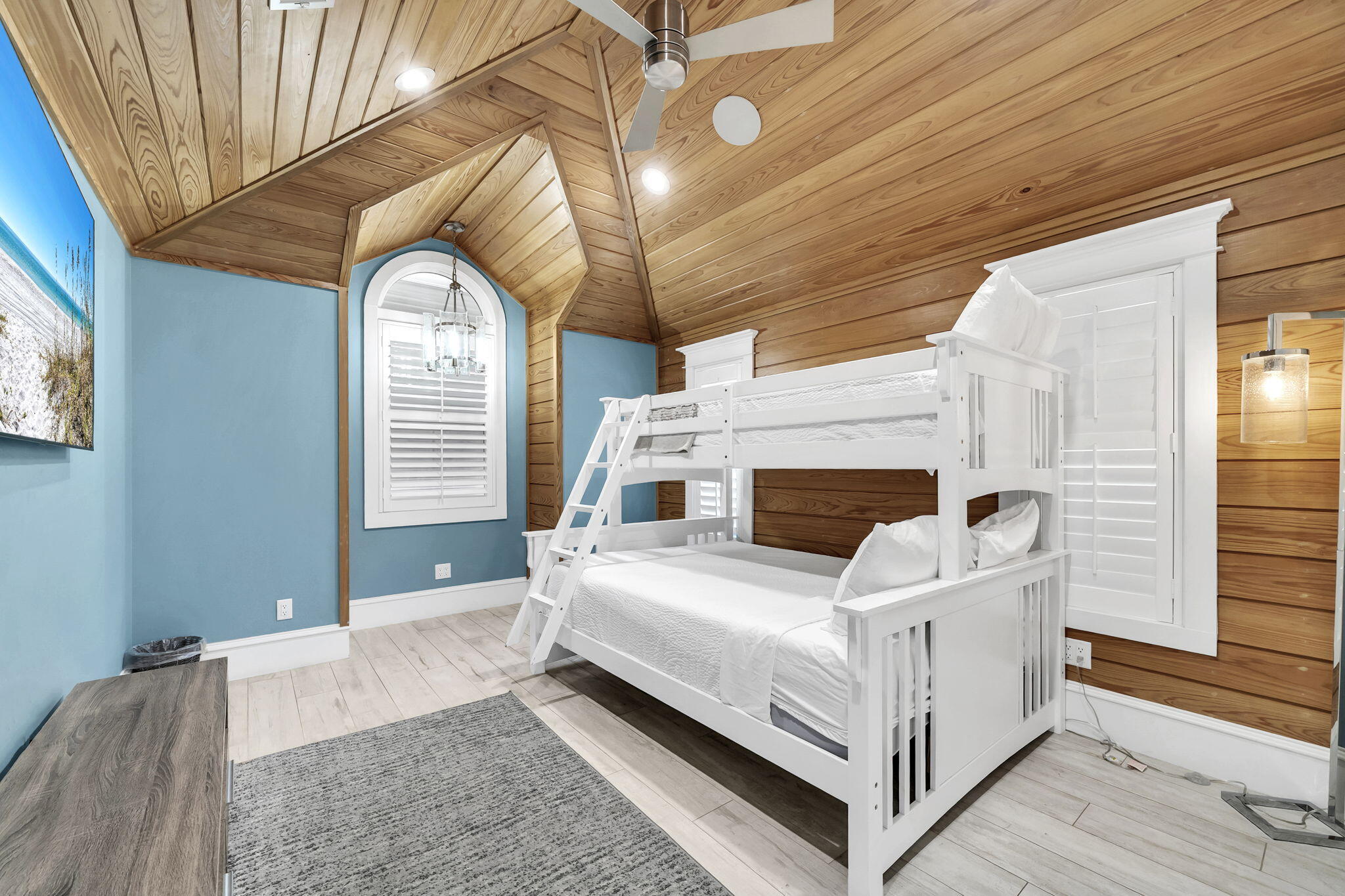 AVALON BEACH ESTATES - Residential