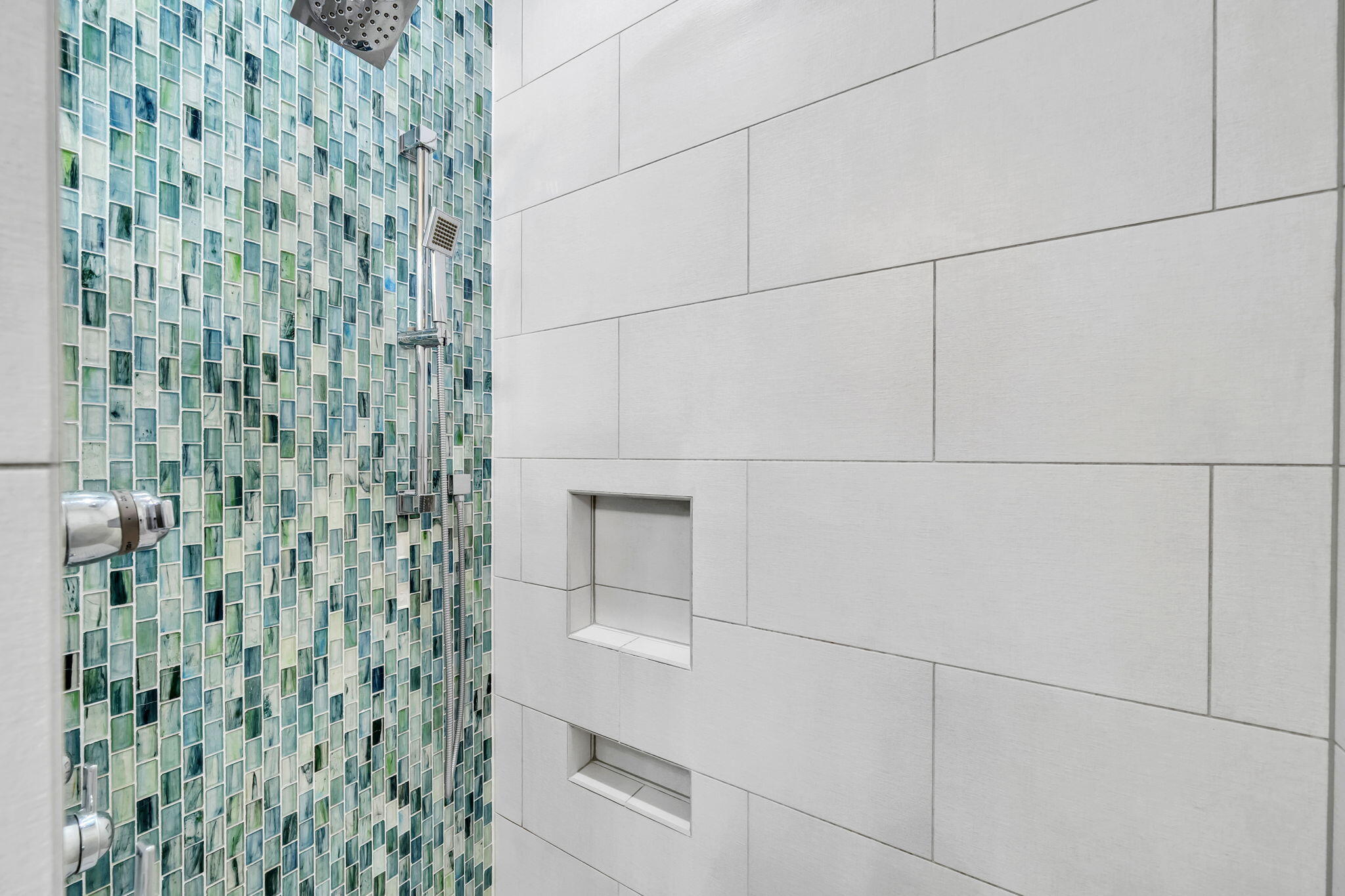 AVALON BEACH ESTATES - Residential