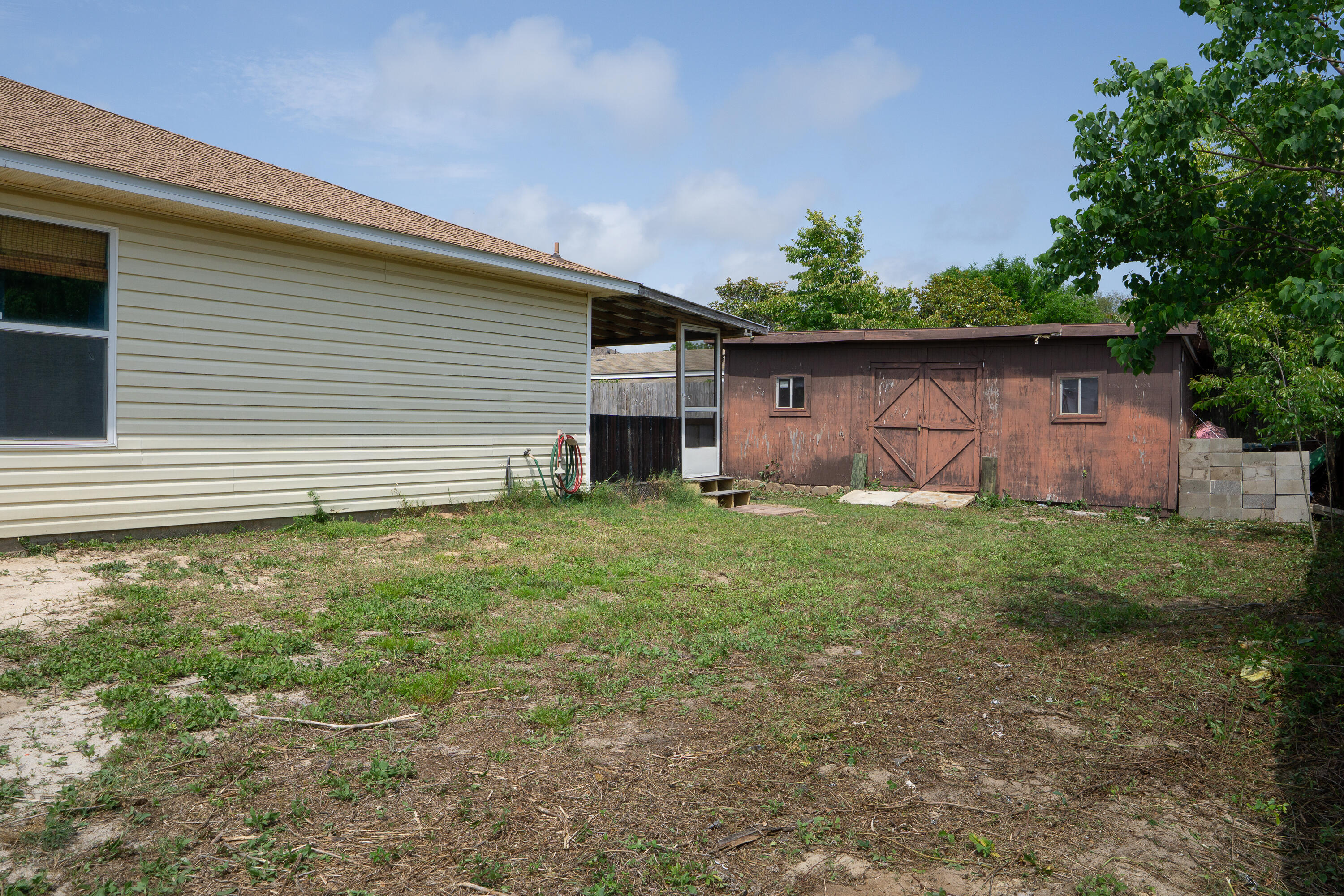 EAST BAY HEIGHTS LOT 24 BLK H AS DES IN OR 3751 PG 87 - Residential
