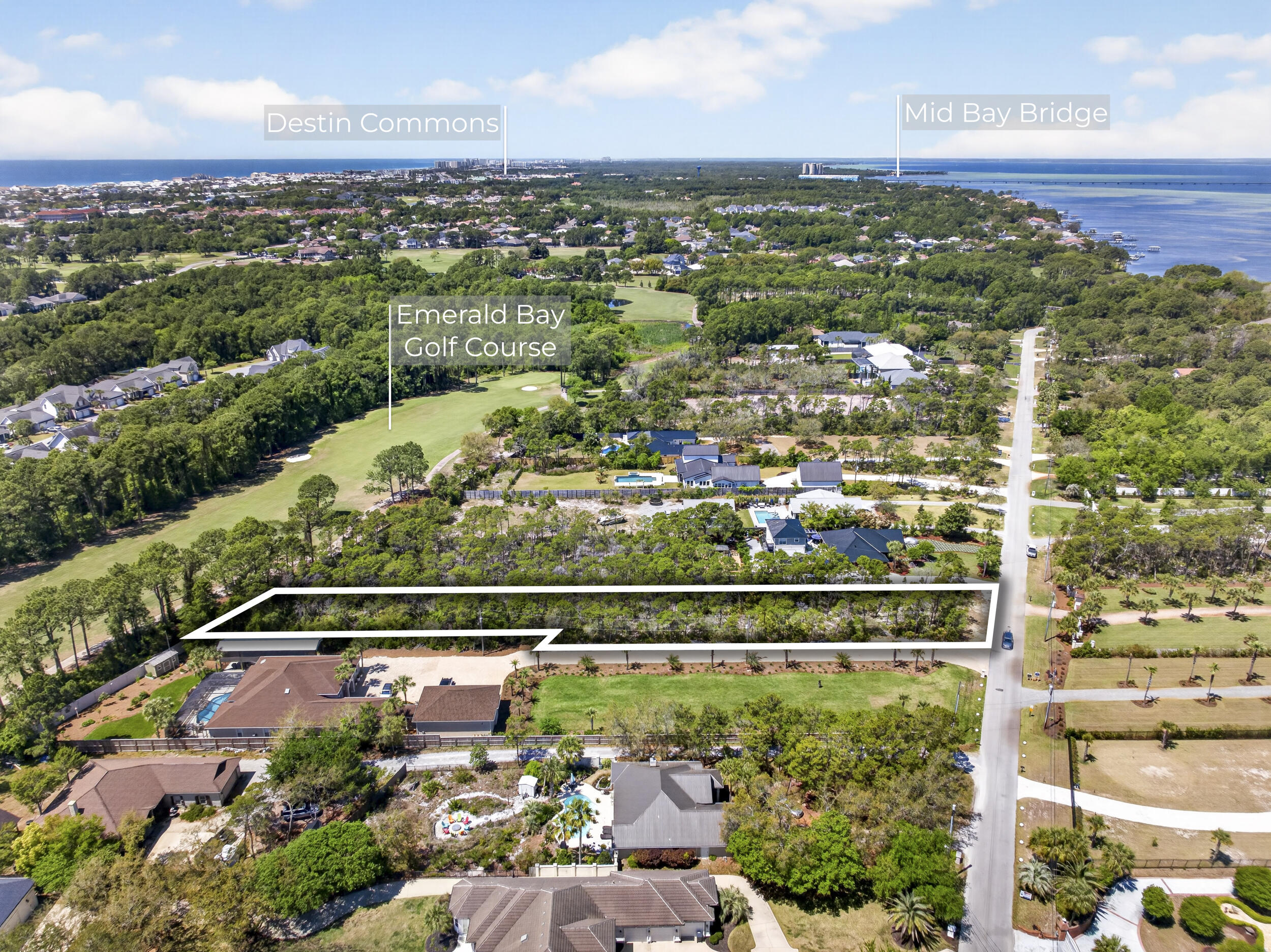 WHISPERING OAKS - Land