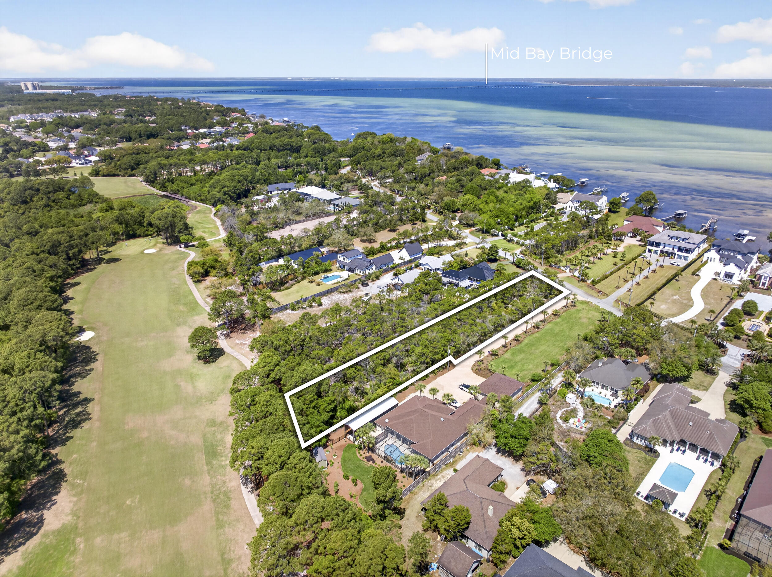 WHISPERING OAKS - Land