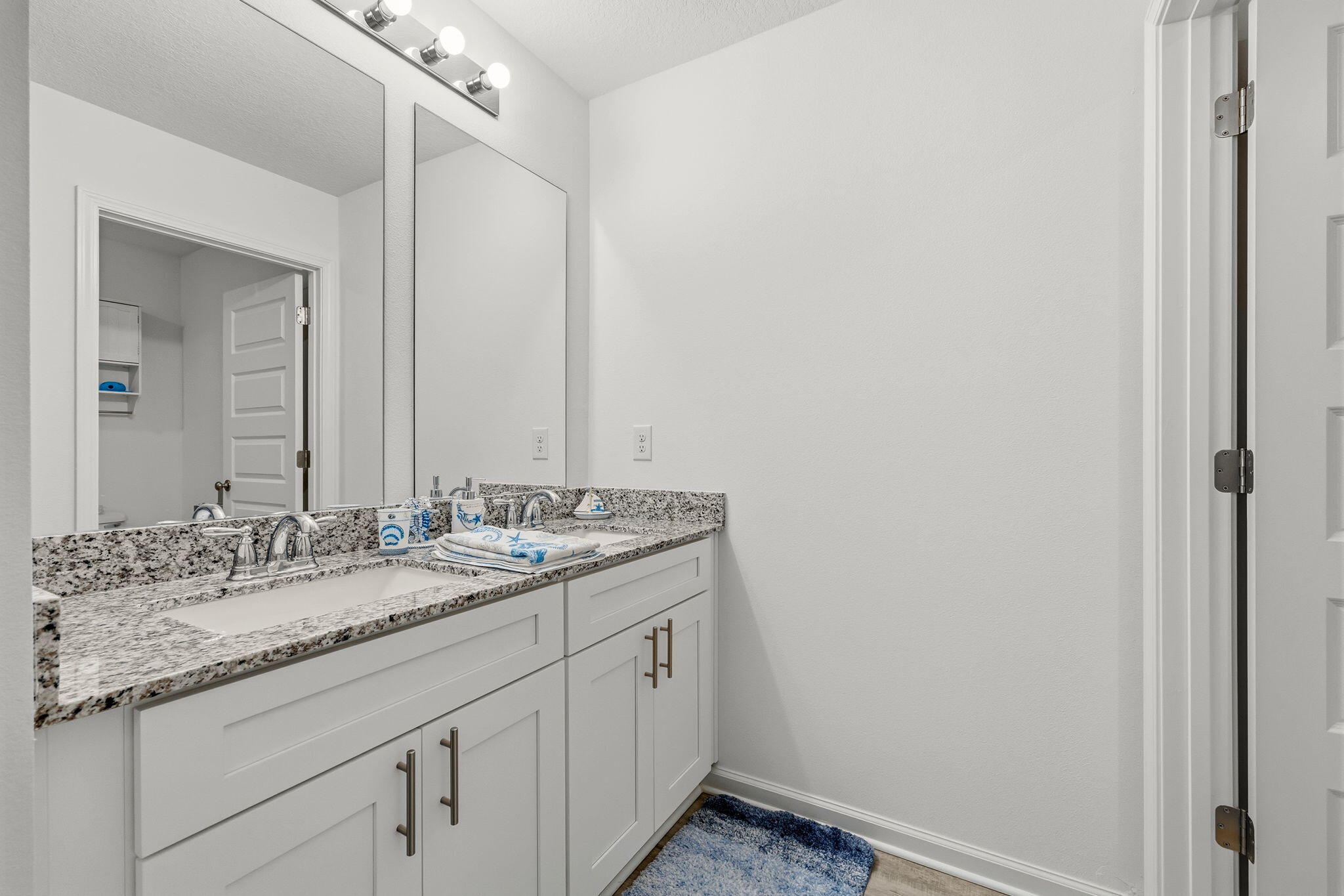 RIVERWALK PH I - Residential Lease