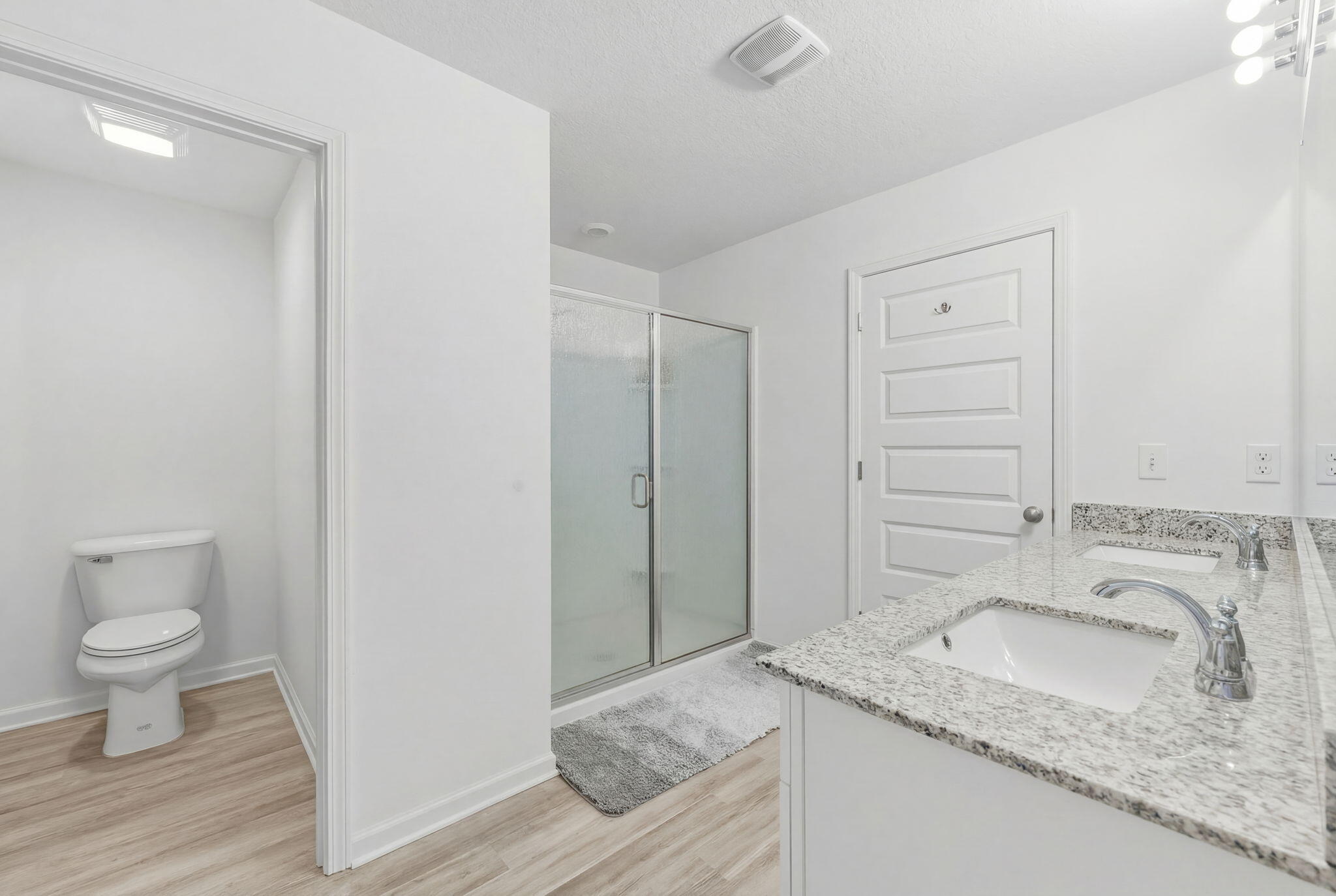 RIVERWALK PH I - Residential Lease