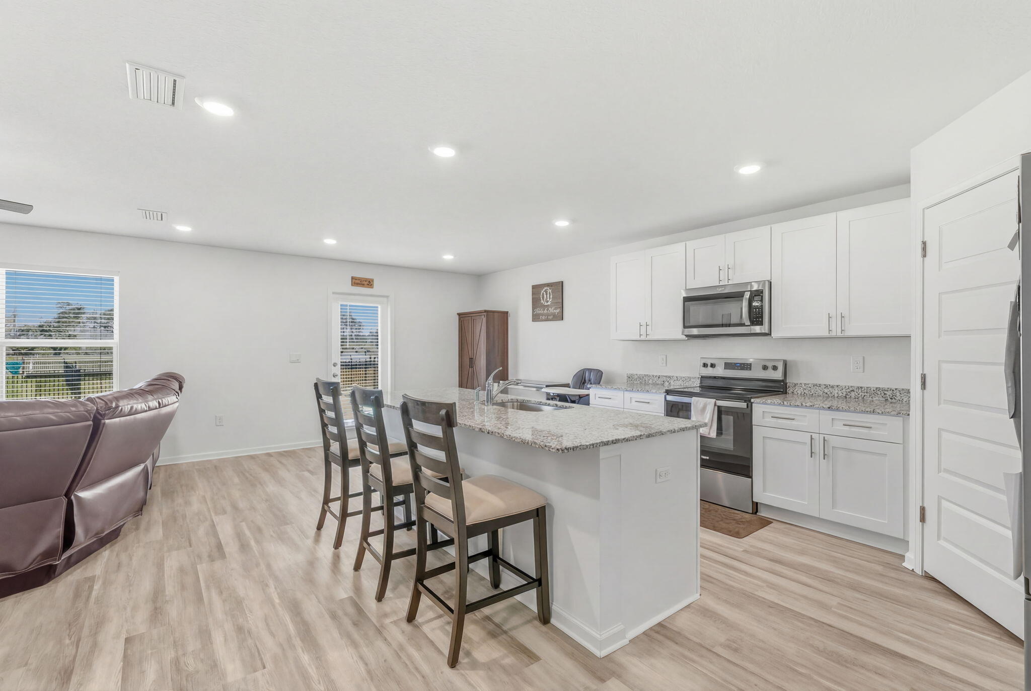 RIVERWALK PH I - Residential Lease