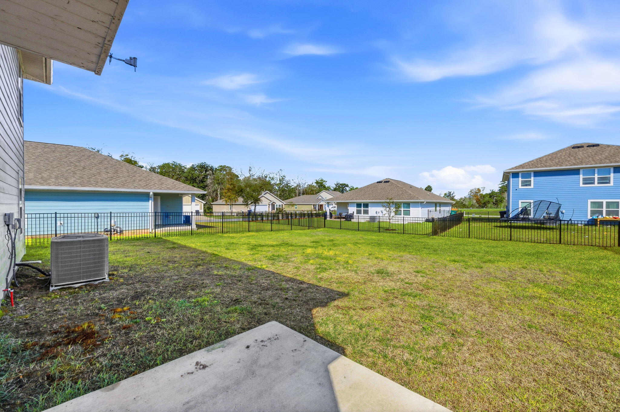 RIVERWALK PH I - Residential Lease