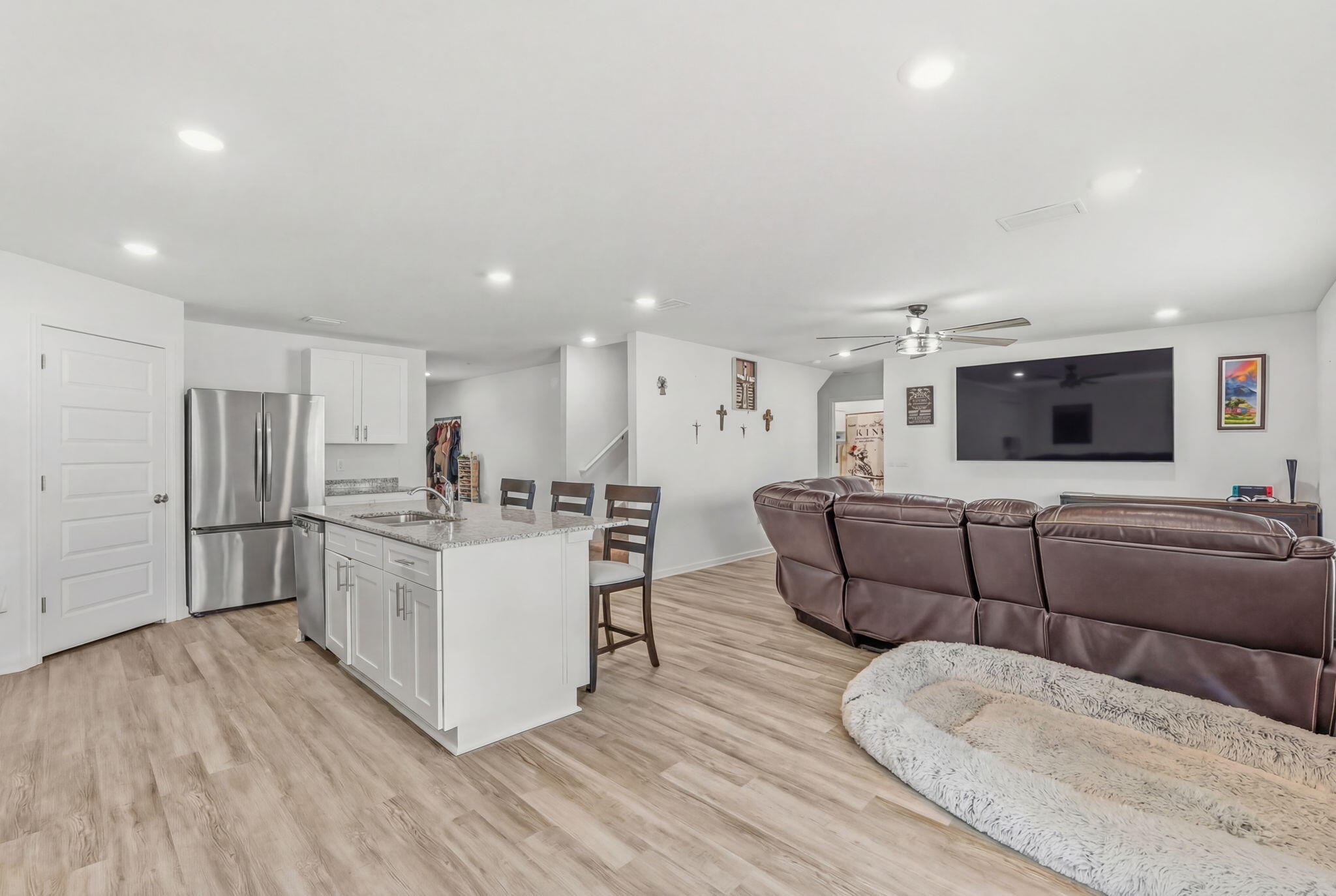 RIVERWALK PH I - Residential Lease