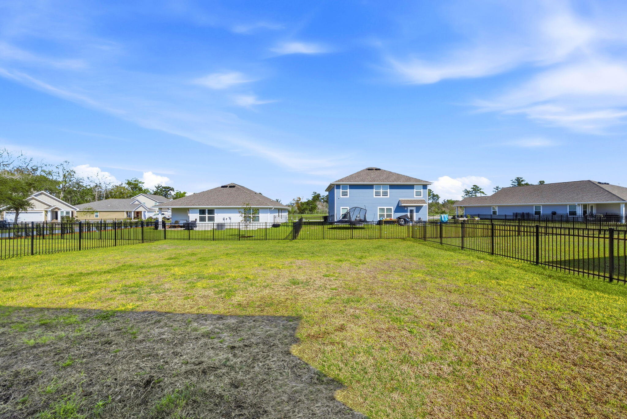 RIVERWALK PH I - Residential Lease