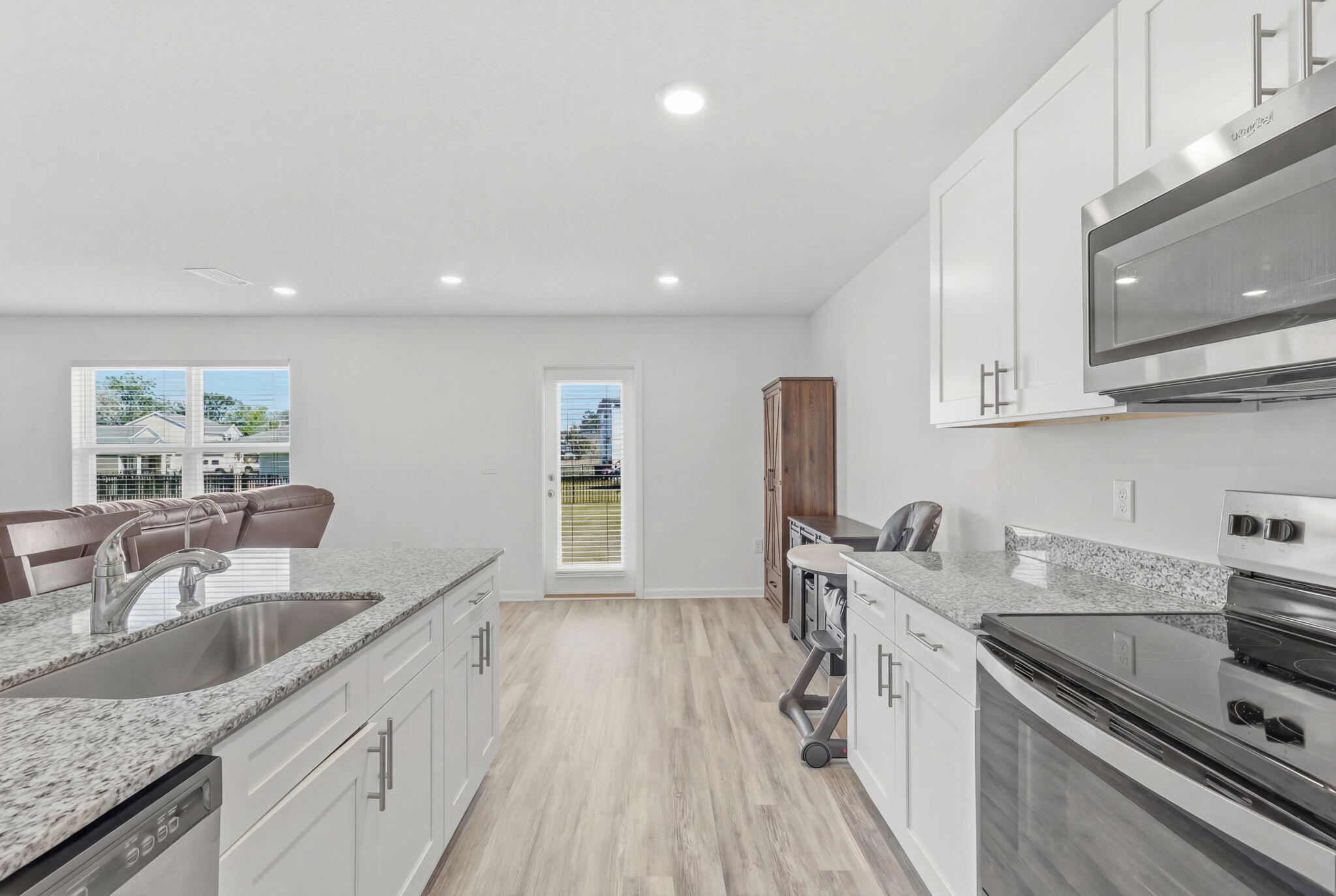 RIVERWALK PH I - Residential Lease