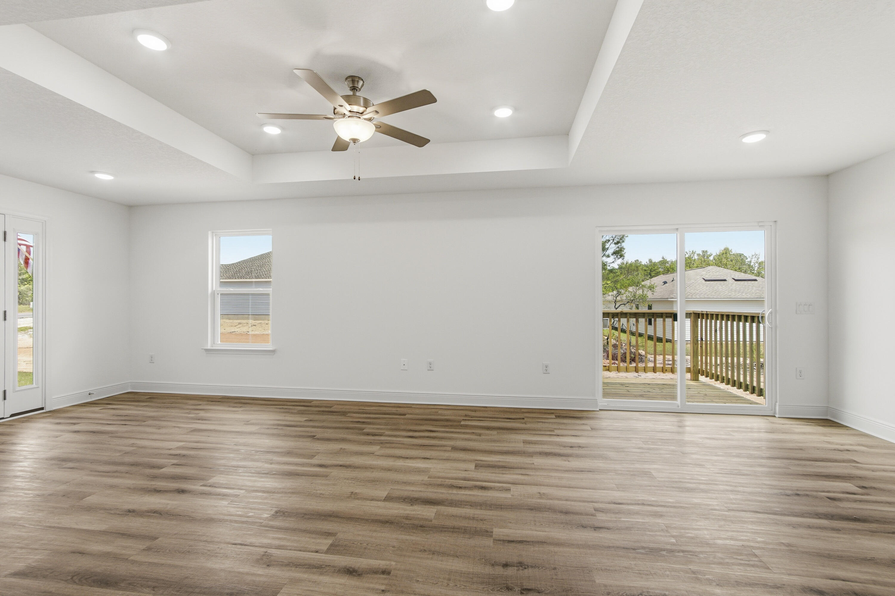 COUNTRY CLUB MANOR EAST - Residential