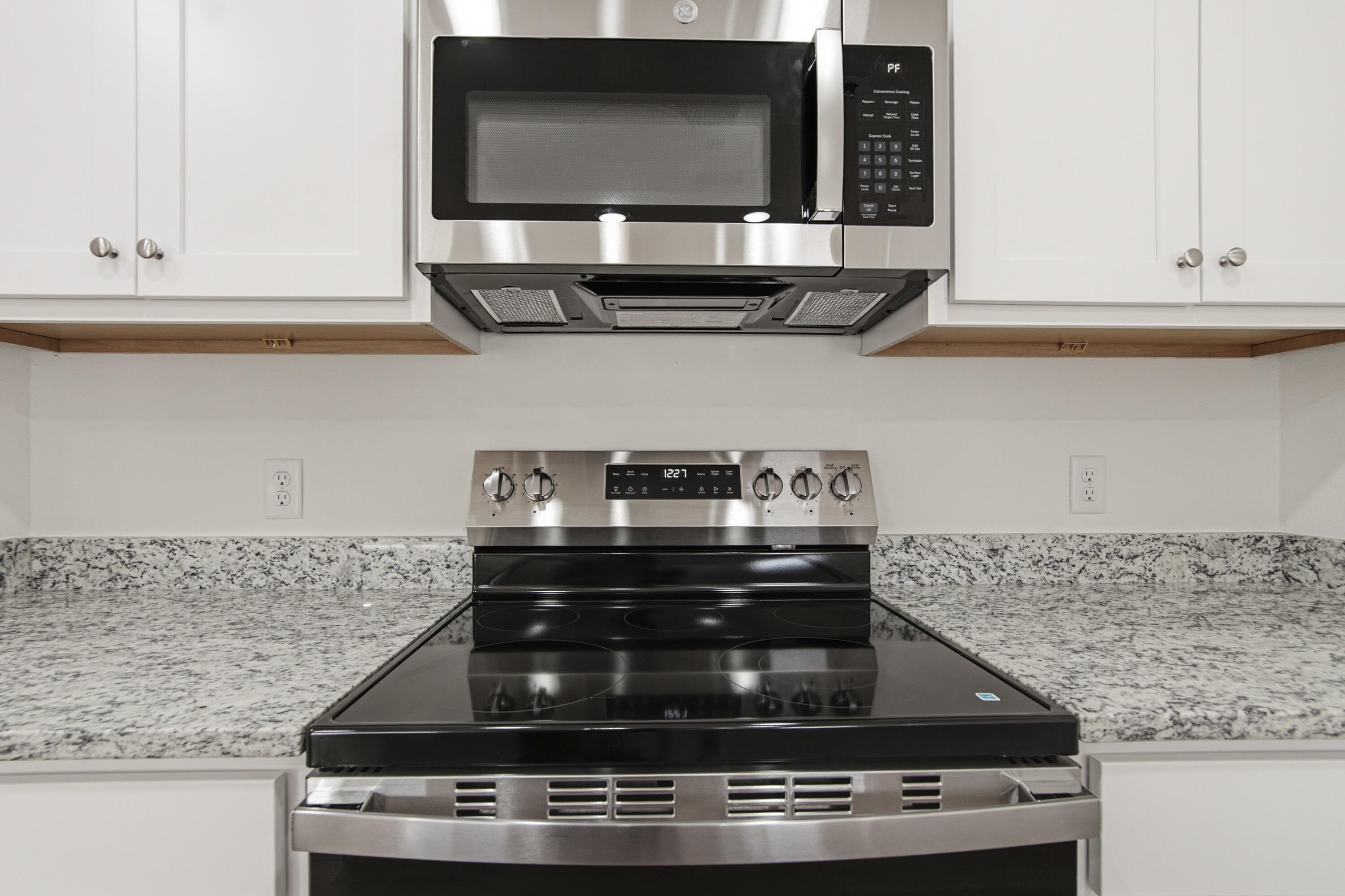 COUNTRY CLUB MANOR EAST - Residential