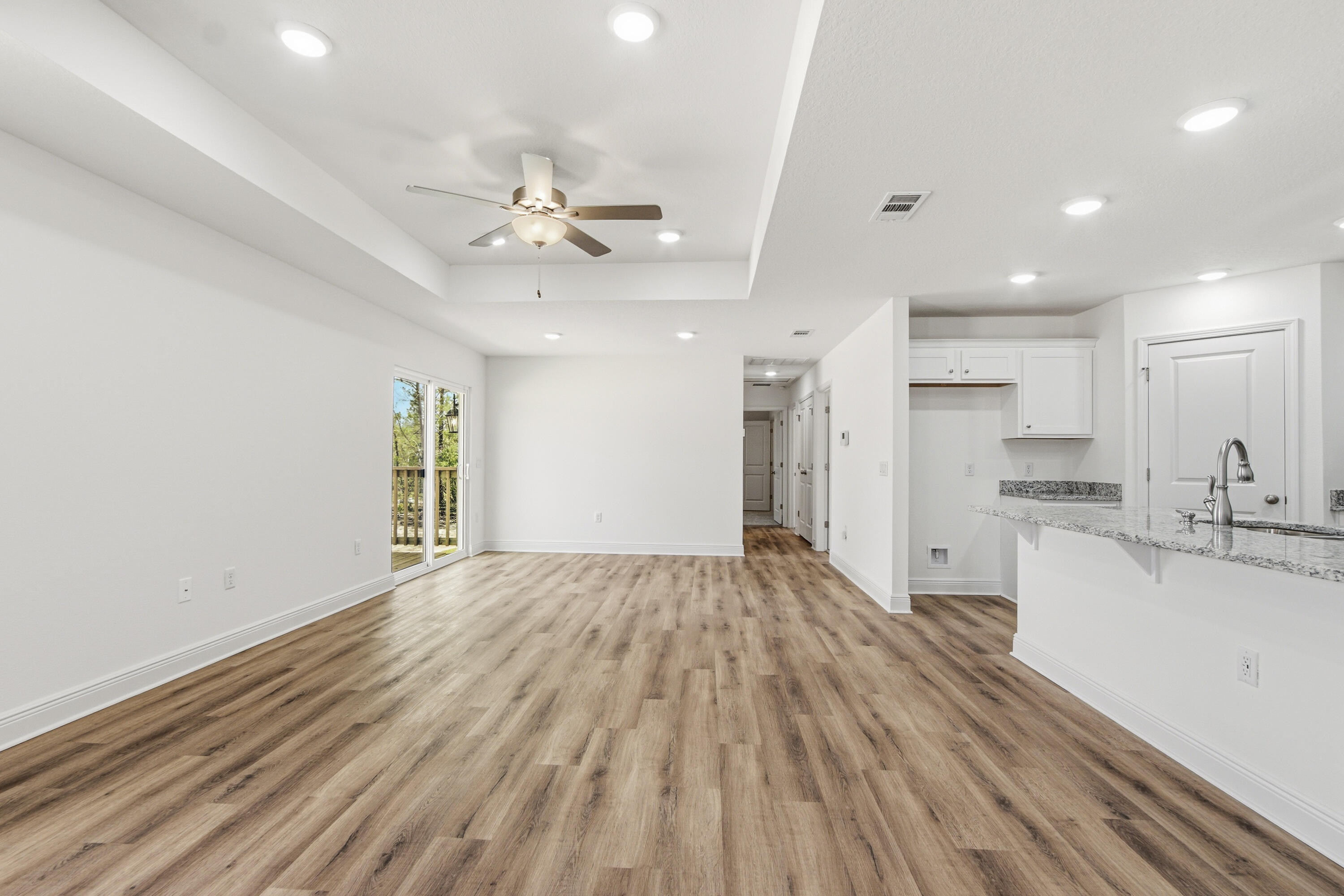 COUNTRY CLUB MANOR EAST - Residential