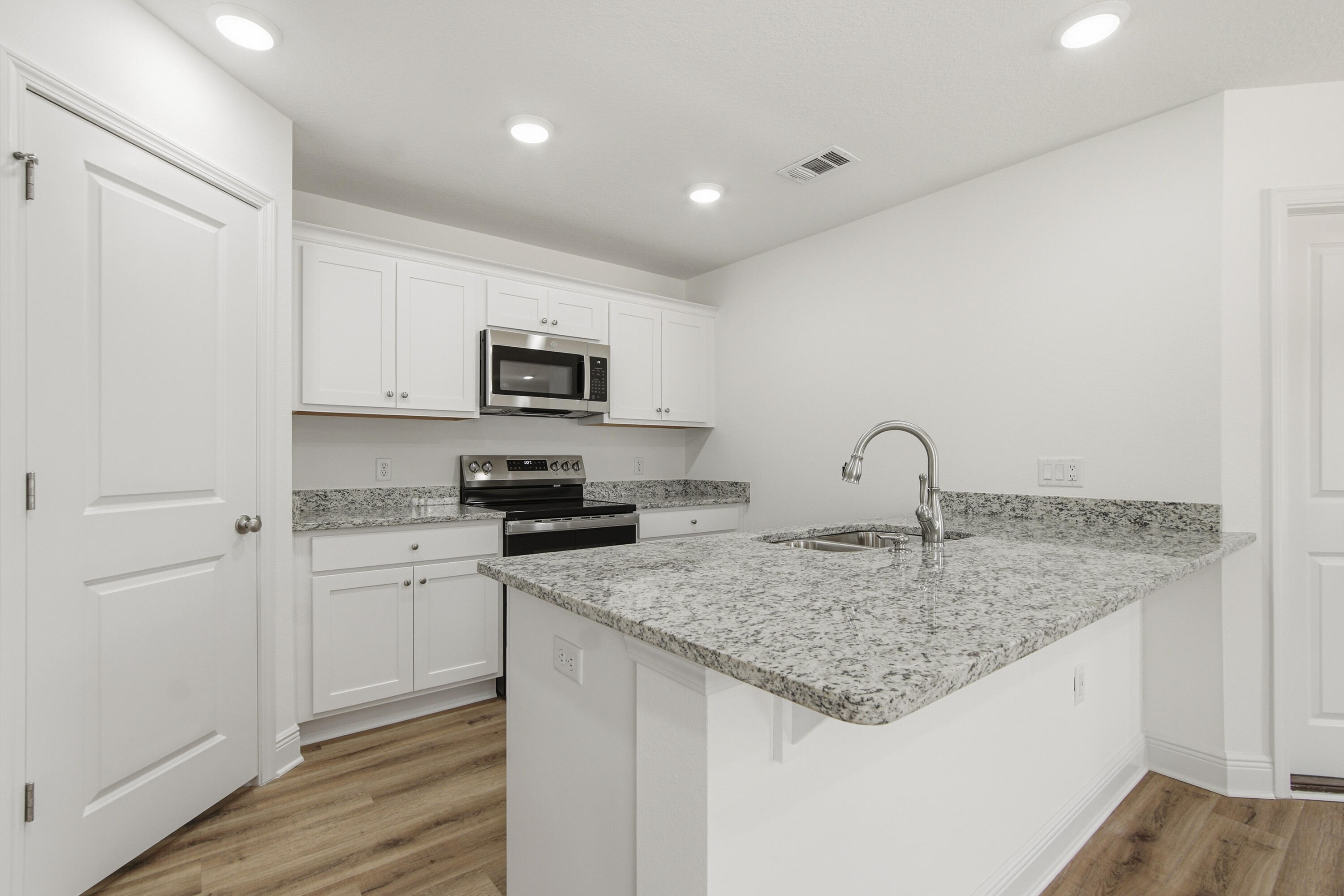 COUNTRY CLUB MANOR EAST - Residential