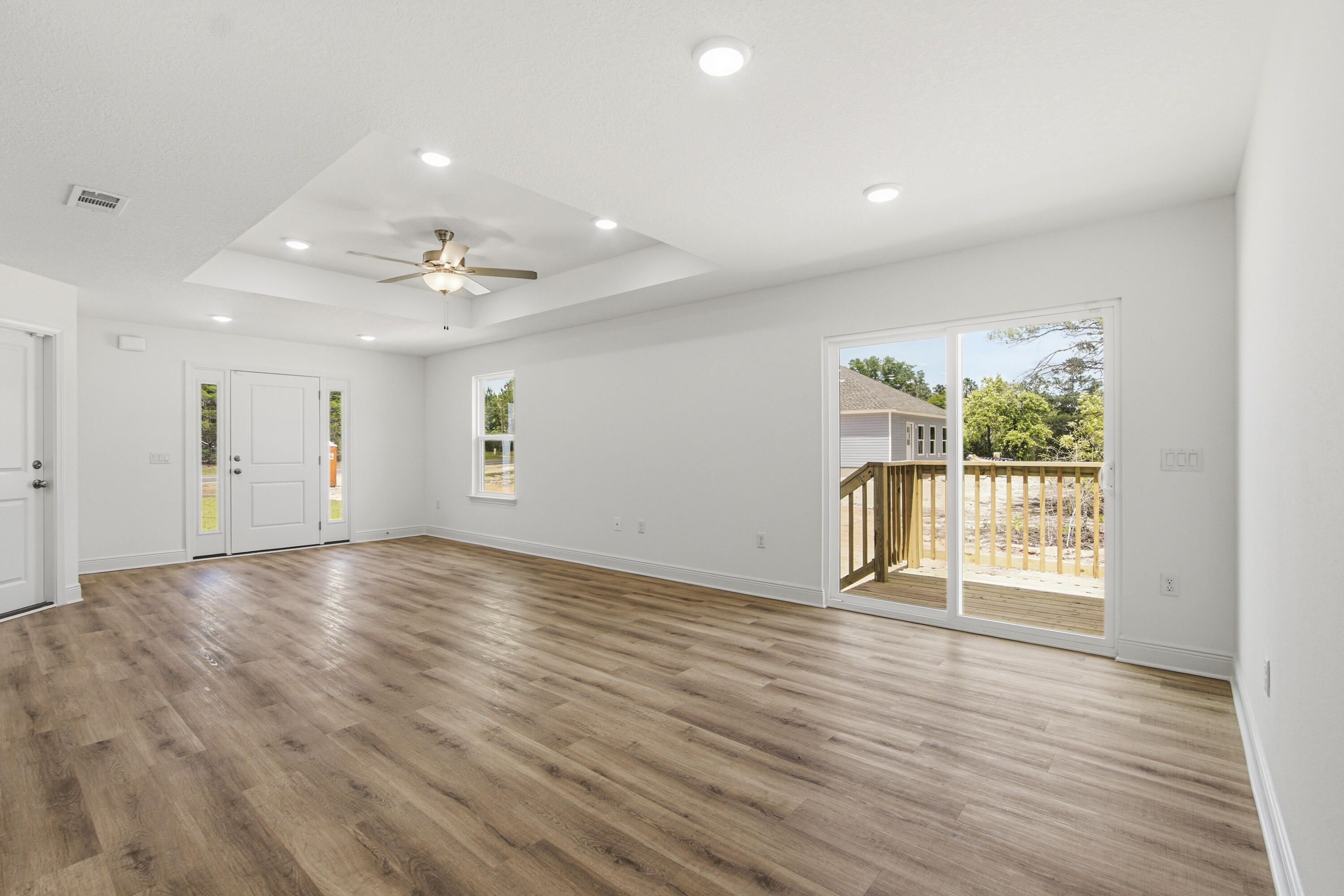 COUNTRY CLUB MANOR EAST - Residential