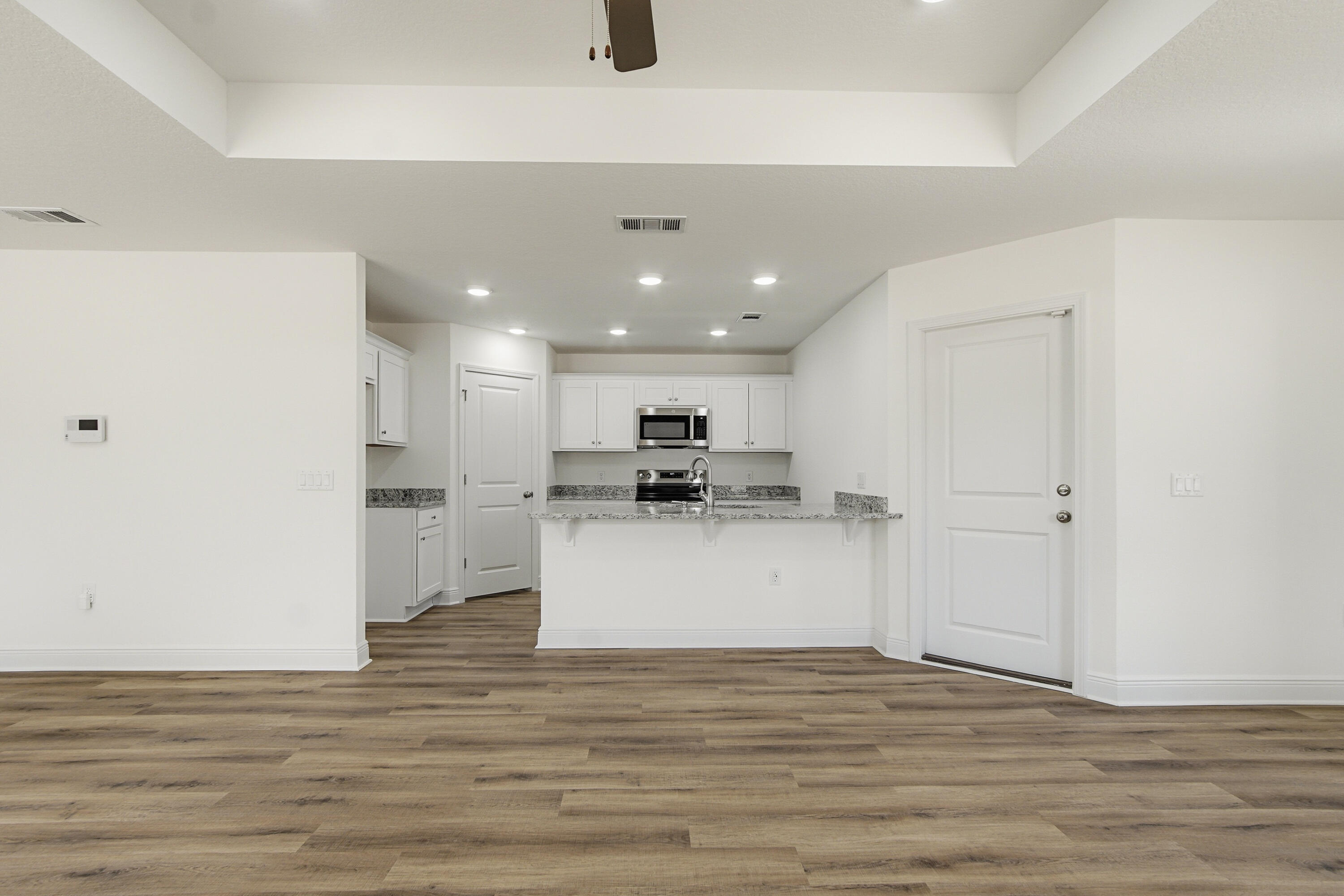 COUNTRY CLUB MANOR EAST - Residential