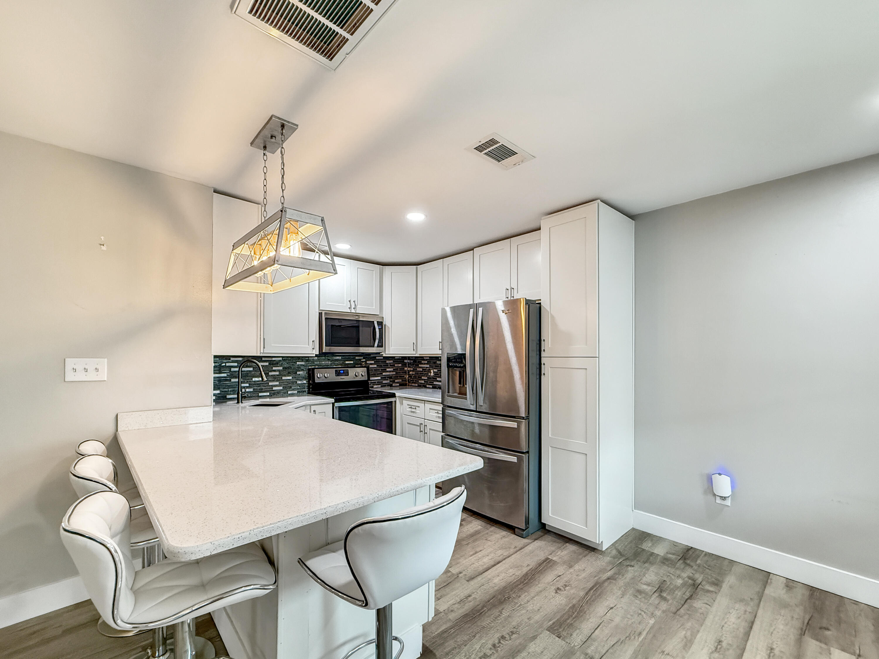 SAILWIND CONDOS - Residential