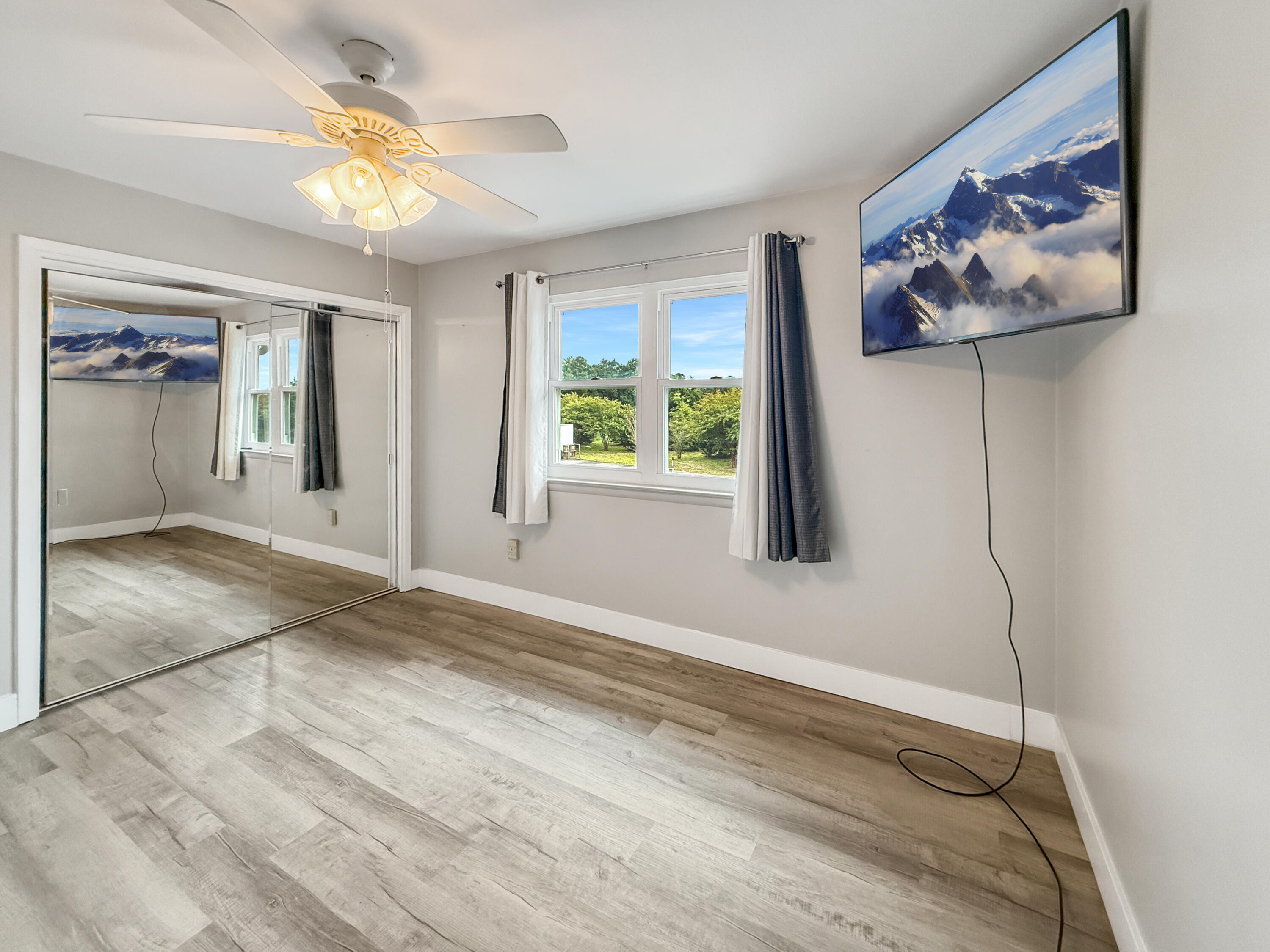 SAILWIND CONDOS - Residential