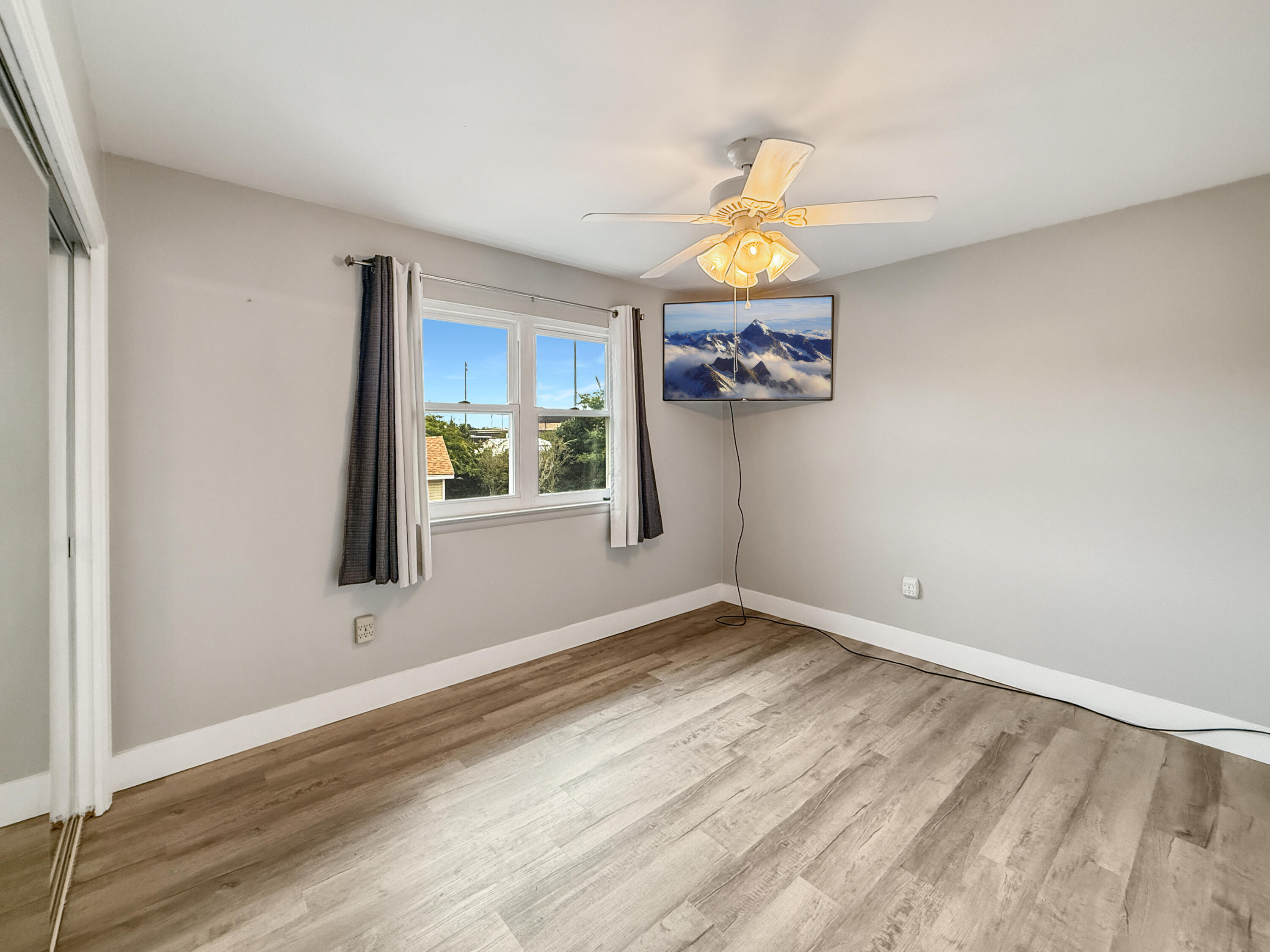 SAILWIND CONDOS - Residential