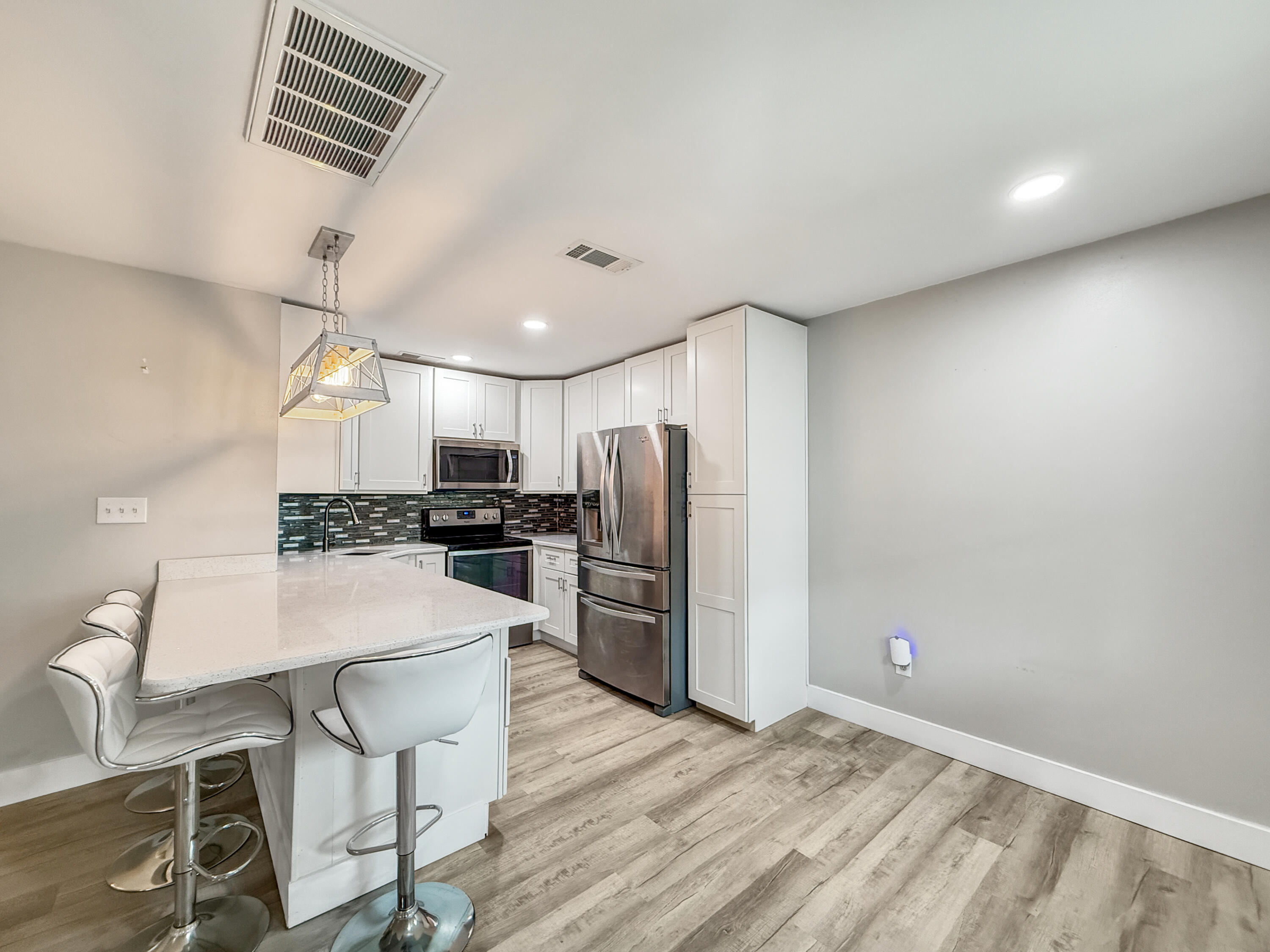 SAILWIND CONDOS - Residential