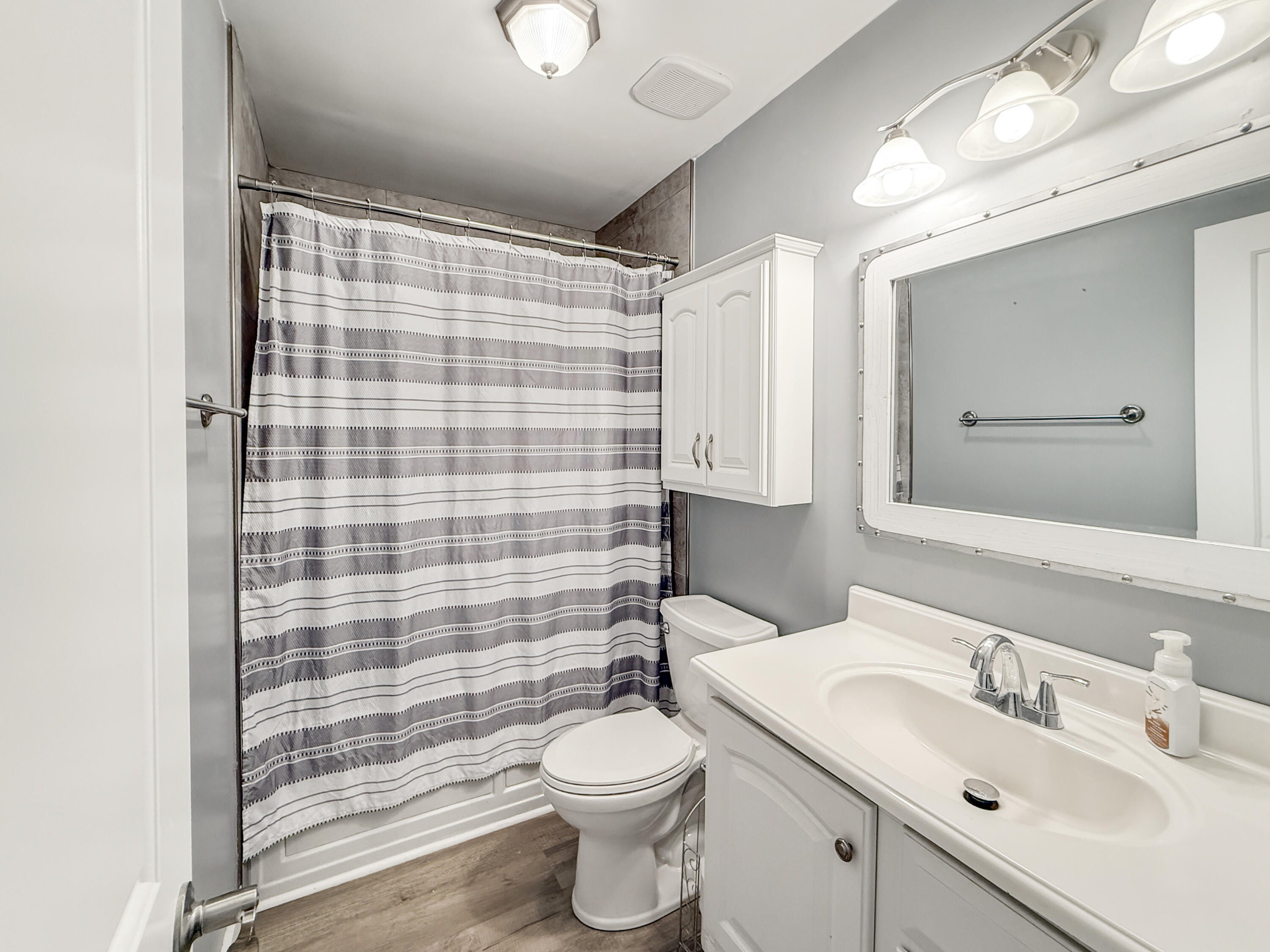 SAILWIND CONDOS - Residential