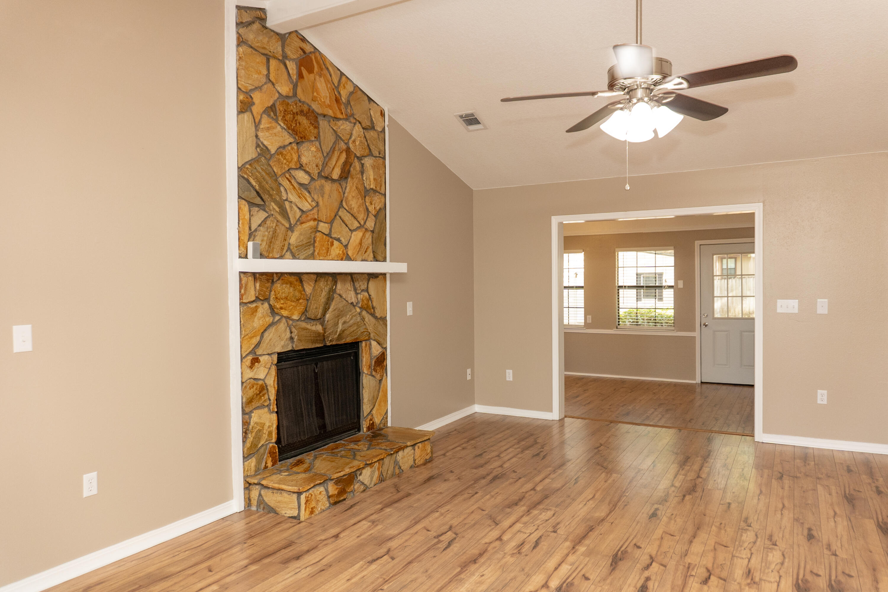 COUNTRYVIEW ESTATES - Residential Lease